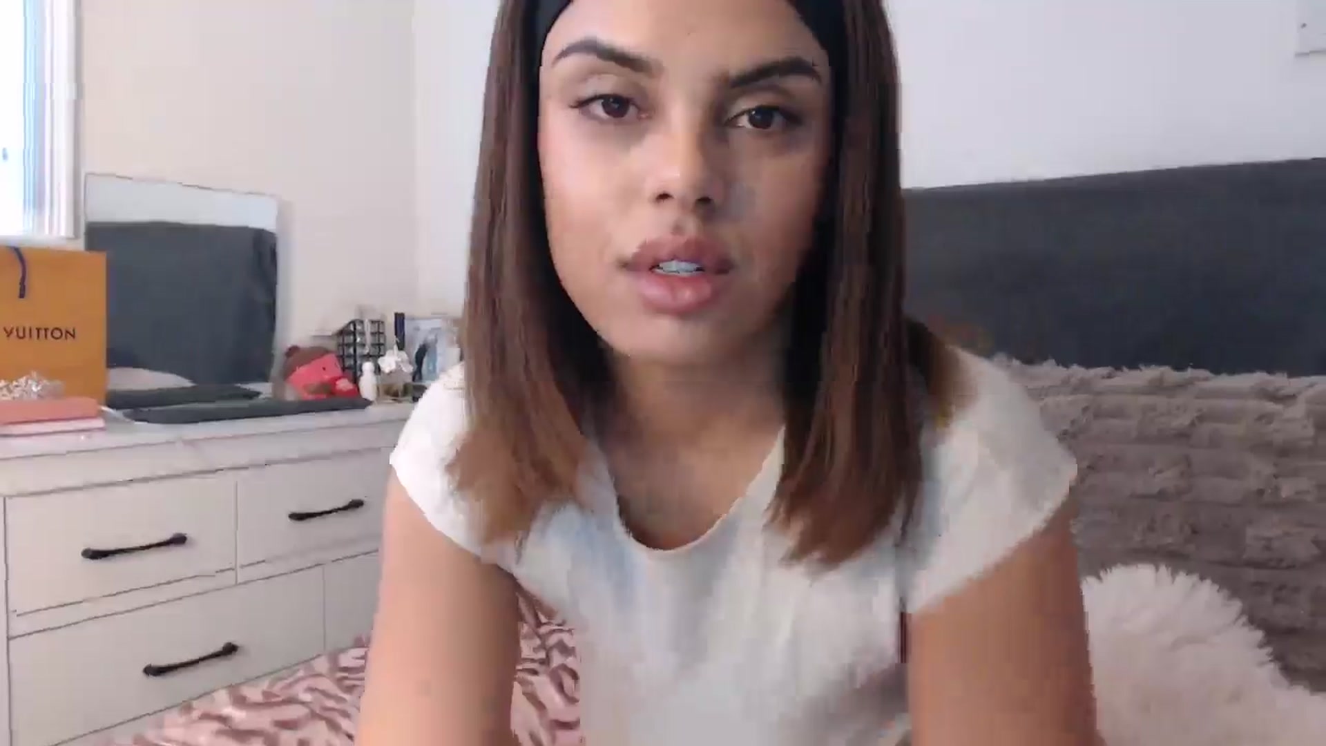 Gallery image thumbnail from EbonyJasmine's myfreecams stream on, 04/16/2025, 18:37 image 18 of 20