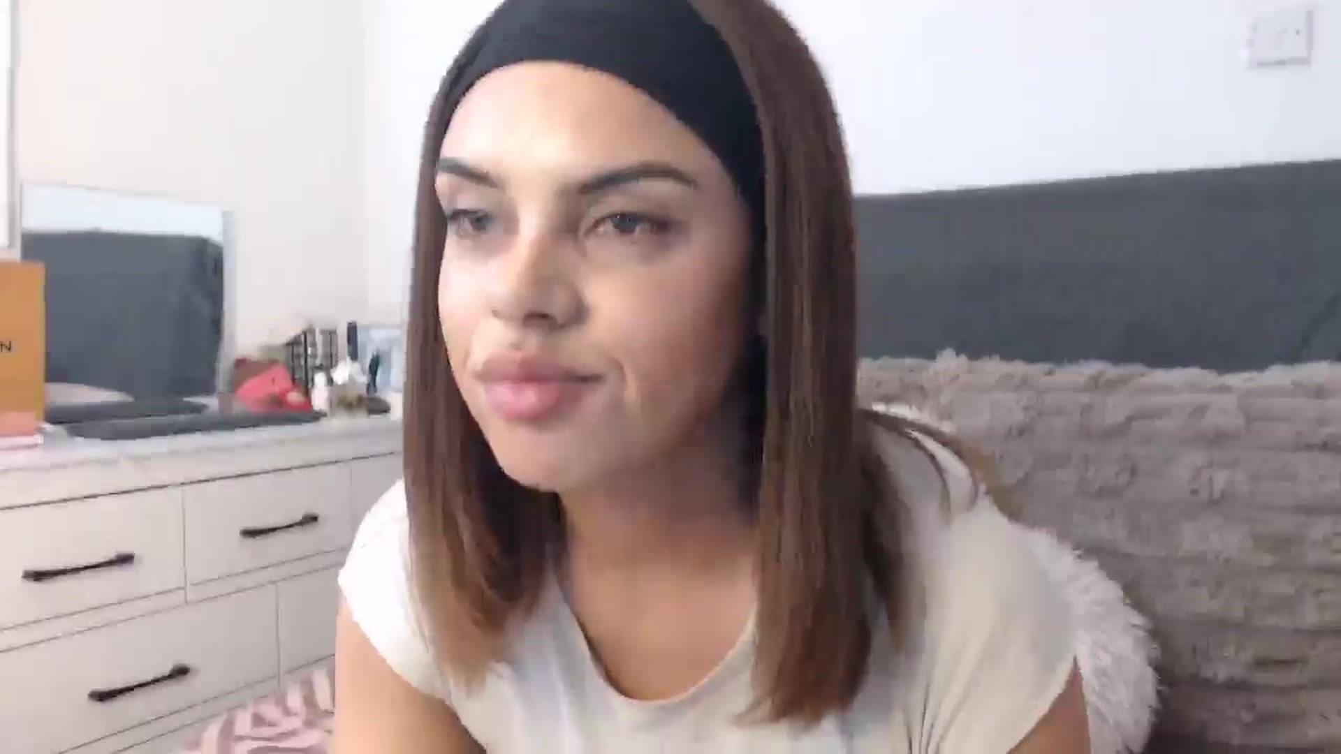 Gallery image thumbnail from EbonyJasmine's myfreecams stream on, 04/16/2025, 18:37 image 6 of 20
