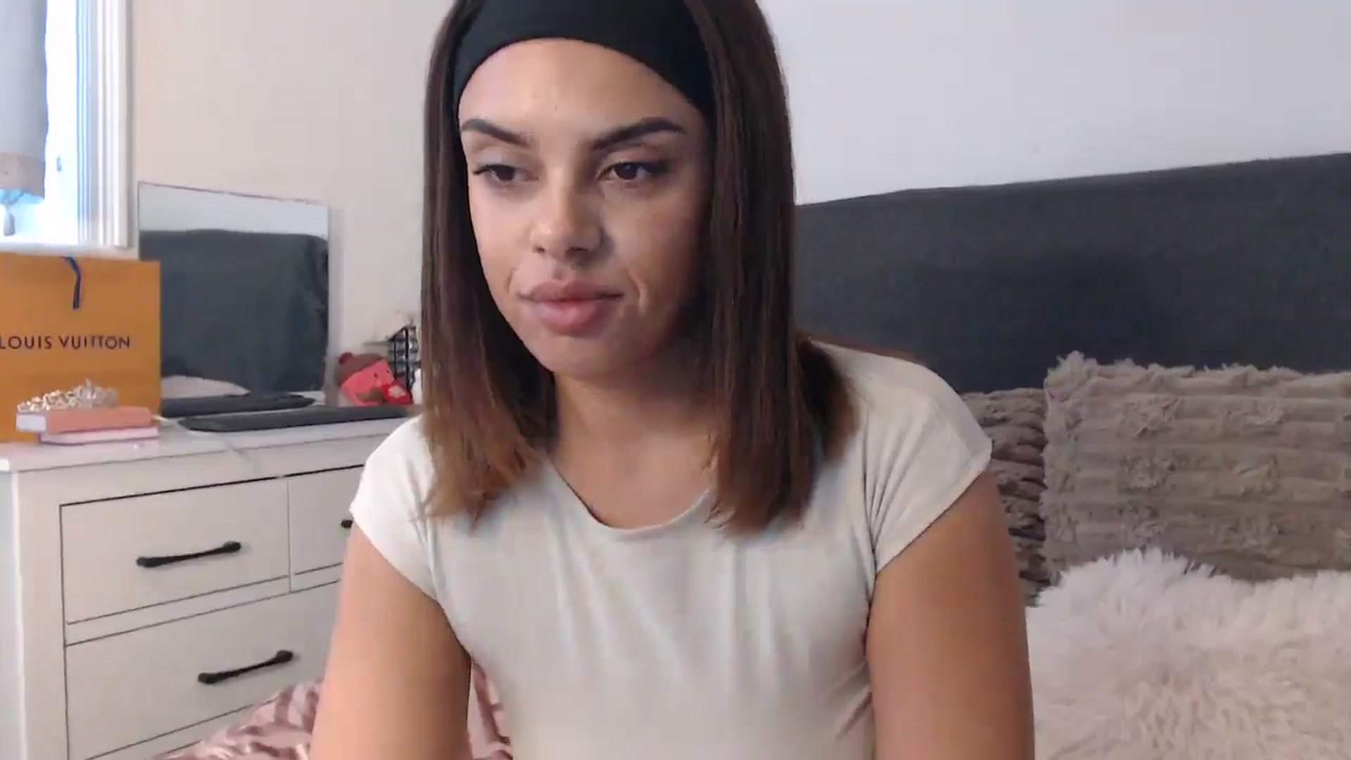 Gallery image thumbnail from EbonyJasmine's myfreecams stream on, 04/16/2025, 18:37 image 17 of 20