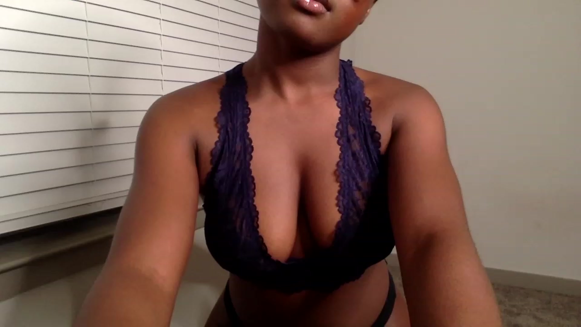 Gallery image thumbnail from EbonyRose's myfreecams stream on, 11/15/2022, 05:42 image 2 of 20