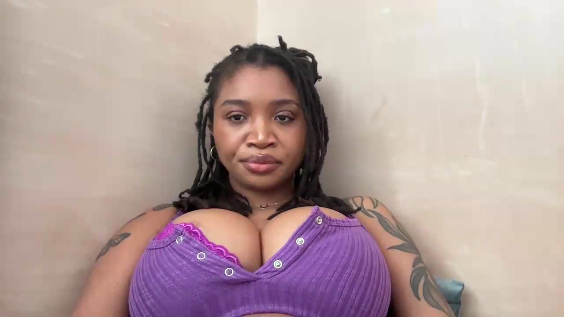 Gallery image thumbnail from EchidnaHeart's myfreecams stream on, 05/26/2026, 14:33 image 19 of 20