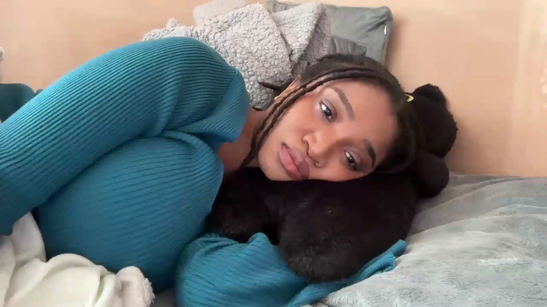 Gallery image thumbnail from EchidnaHeart's myfreecams stream on, 06/04/2026, 17:53 image 6 of 20