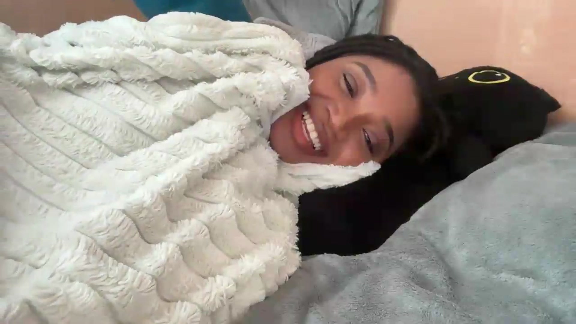 Gallery image thumbnail from EchidnaHeart's myfreecams stream on, 06/04/2026, 17:53 image 19 of 20
