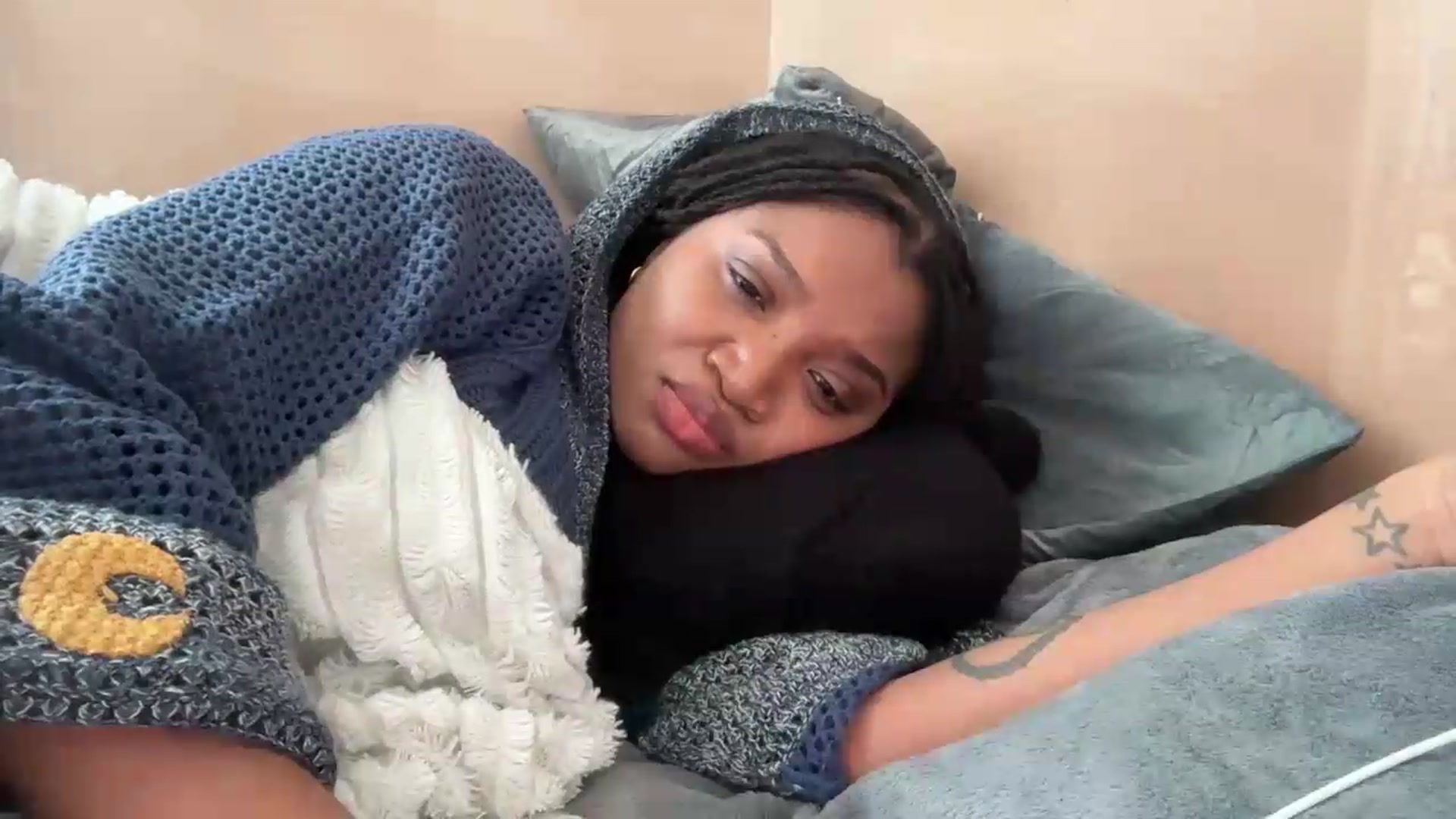 Gallery image thumbnail from EchidnaHeart's myfreecams stream on, 06/10/2026, 18:02 image 16 of 20