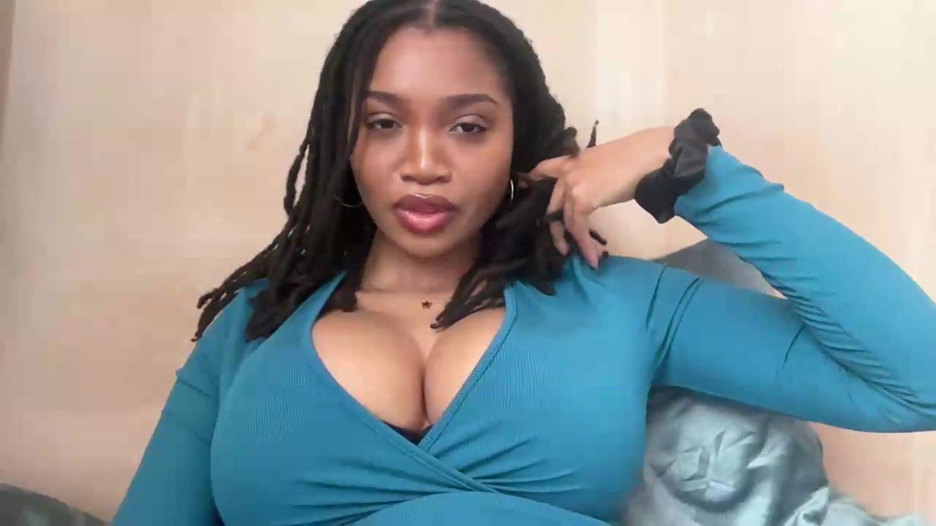 Gallery image thumbnail from EchidnaHeart's myfreecams stream on, 06/15/2026, 10:06 image 8 of 20