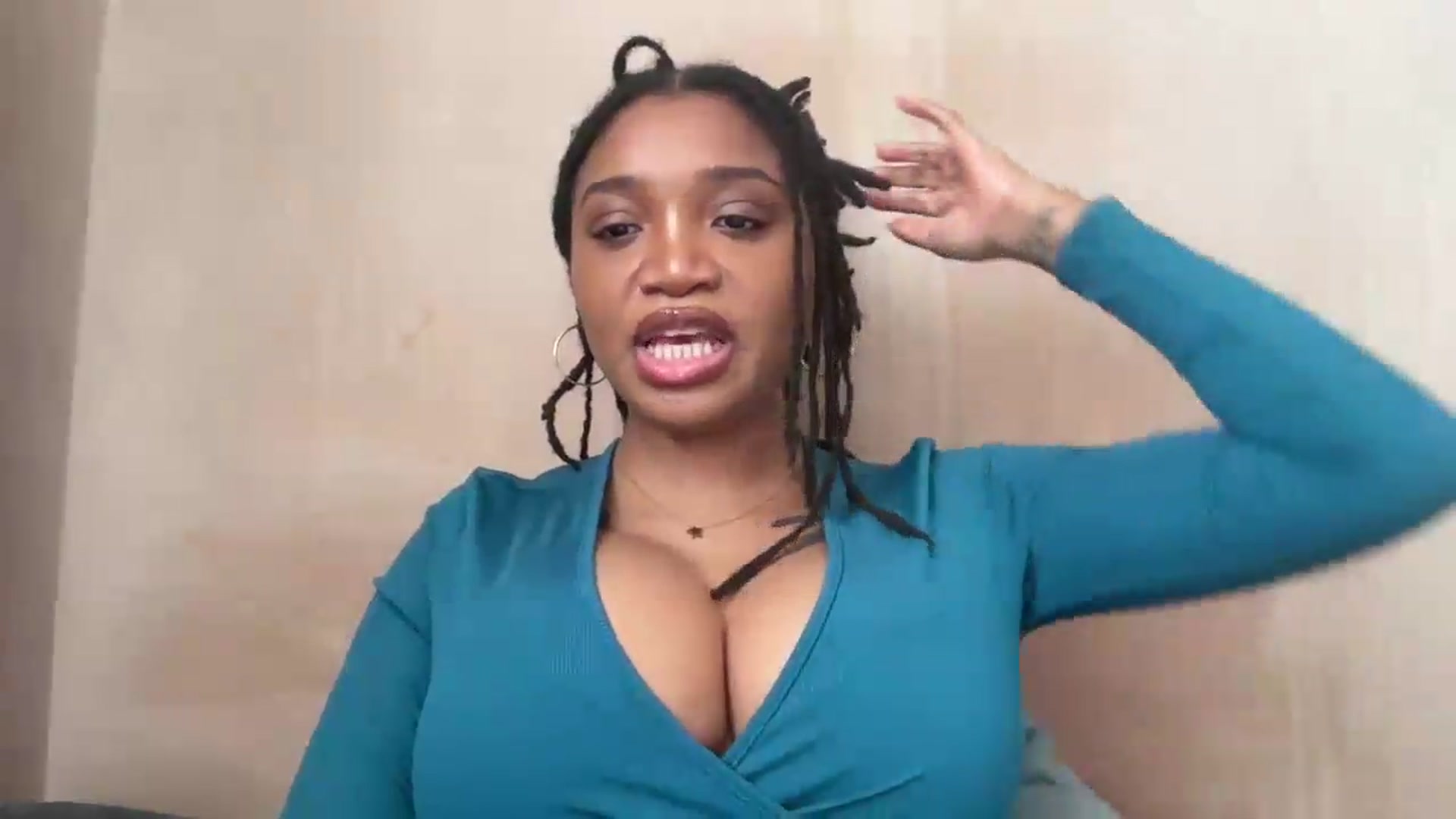 Gallery image thumbnail from EchidnaHeart's myfreecams stream on, 06/15/2026, 10:06 image 12 of 20