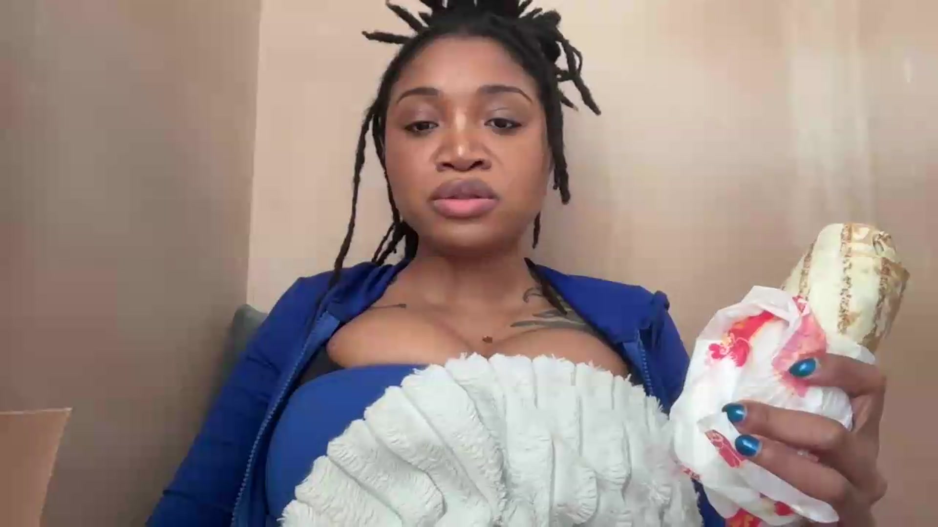 Gallery image thumbnail from EchidnaHeart's myfreecams stream on, 06/30/2026, 17:12 image 17 of 20