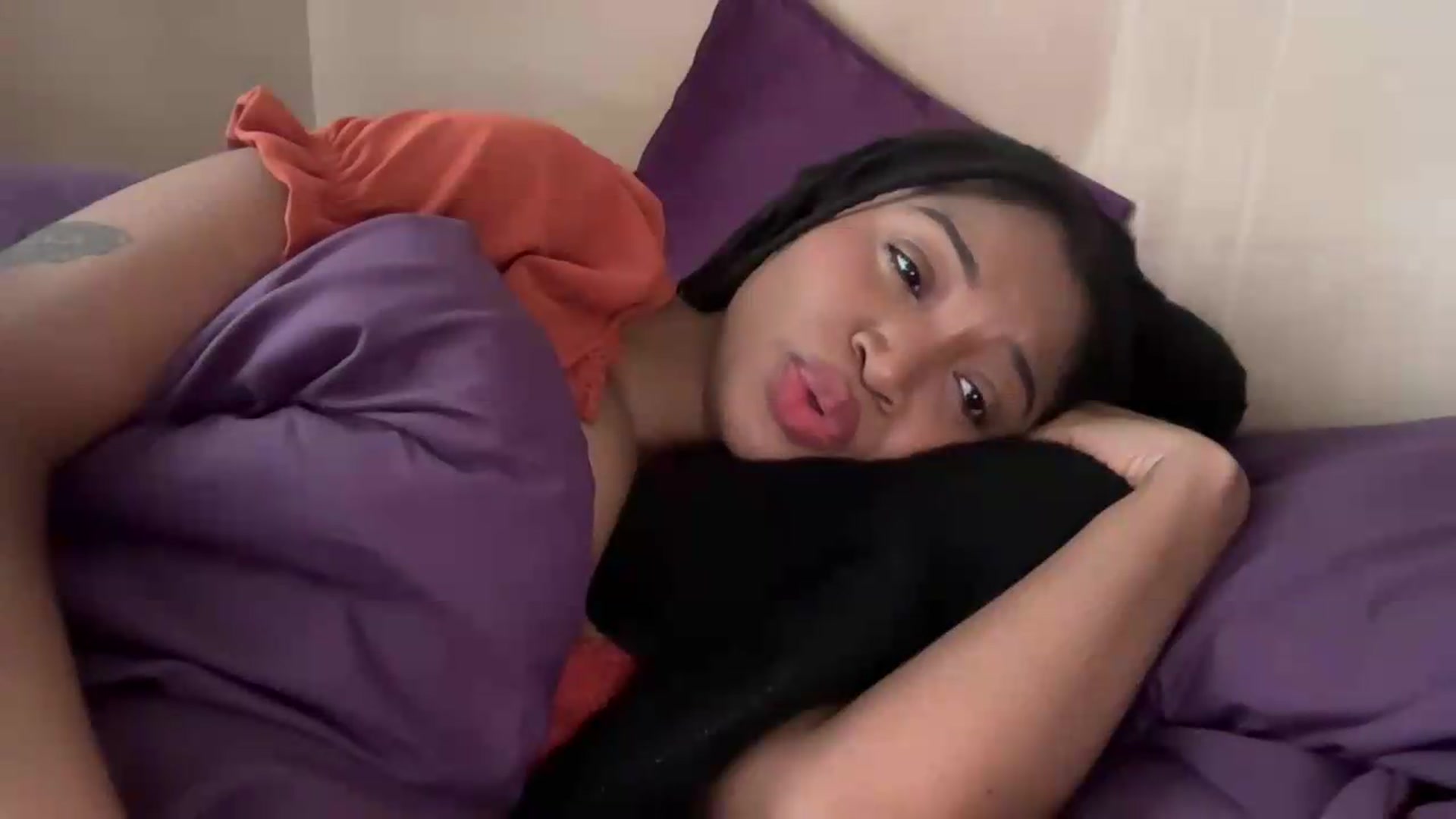 Gallery image thumbnail from EchidnaHeart's myfreecams stream on, 10/05/2026, 11:26 image 19 of 20