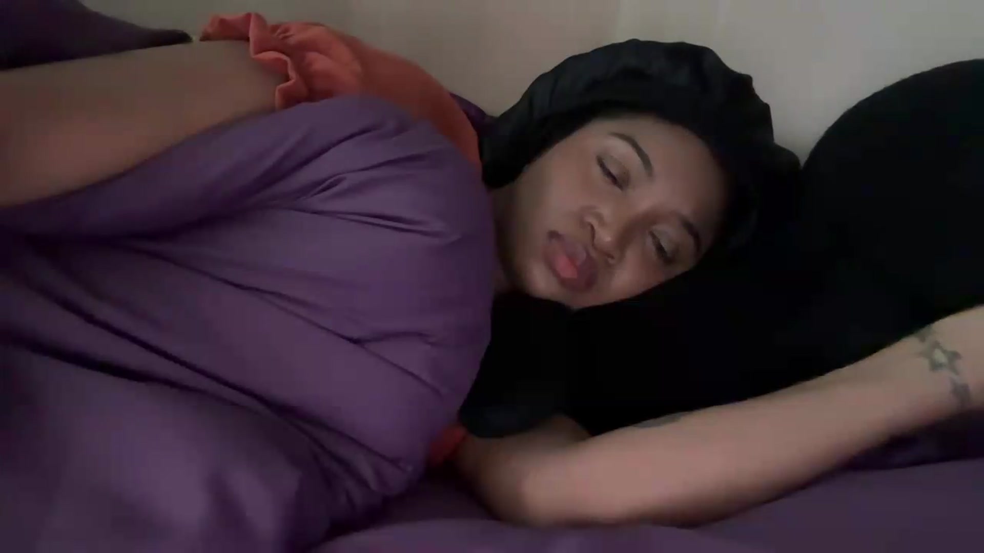 Gallery image thumbnail from EchidnaHeart's myfreecams stream on, 10/05/2026, 16:49 image 14 of 20