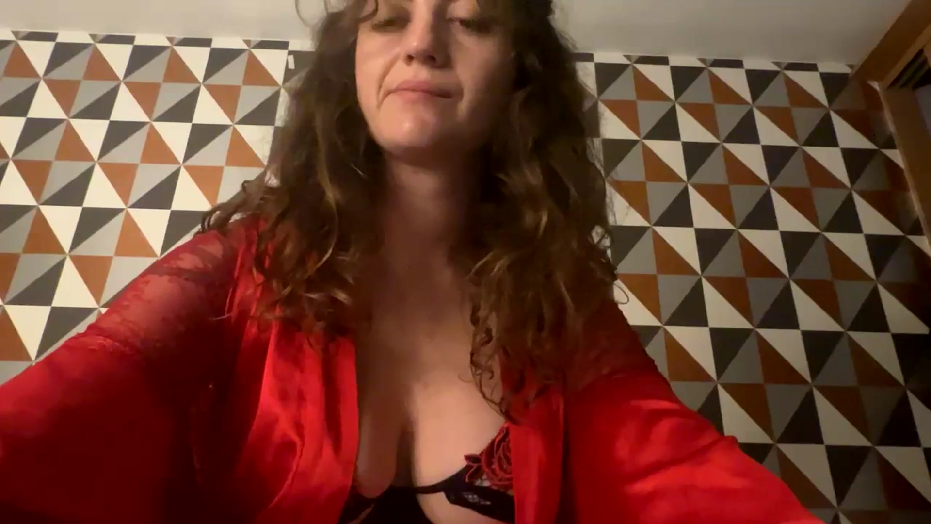 Gallery image thumbnail from Ecjk2209's myfreecams stream on, 10/12/2023, 24:39 image 16 of 20