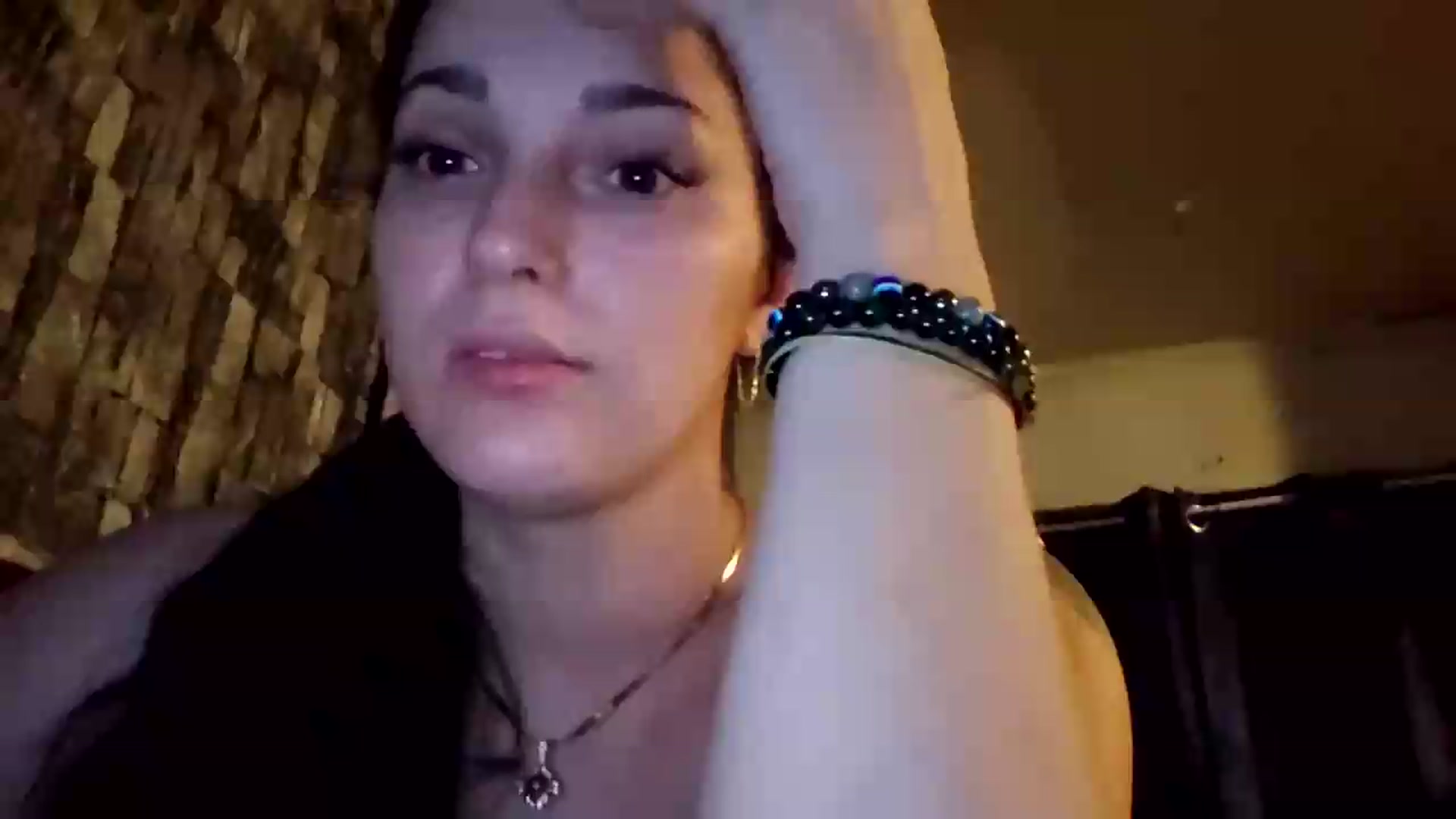 Gallery image thumbnail from Eda_kiss's myfreecams stream on, 05/01/2026, 08:05 image 10 of 20