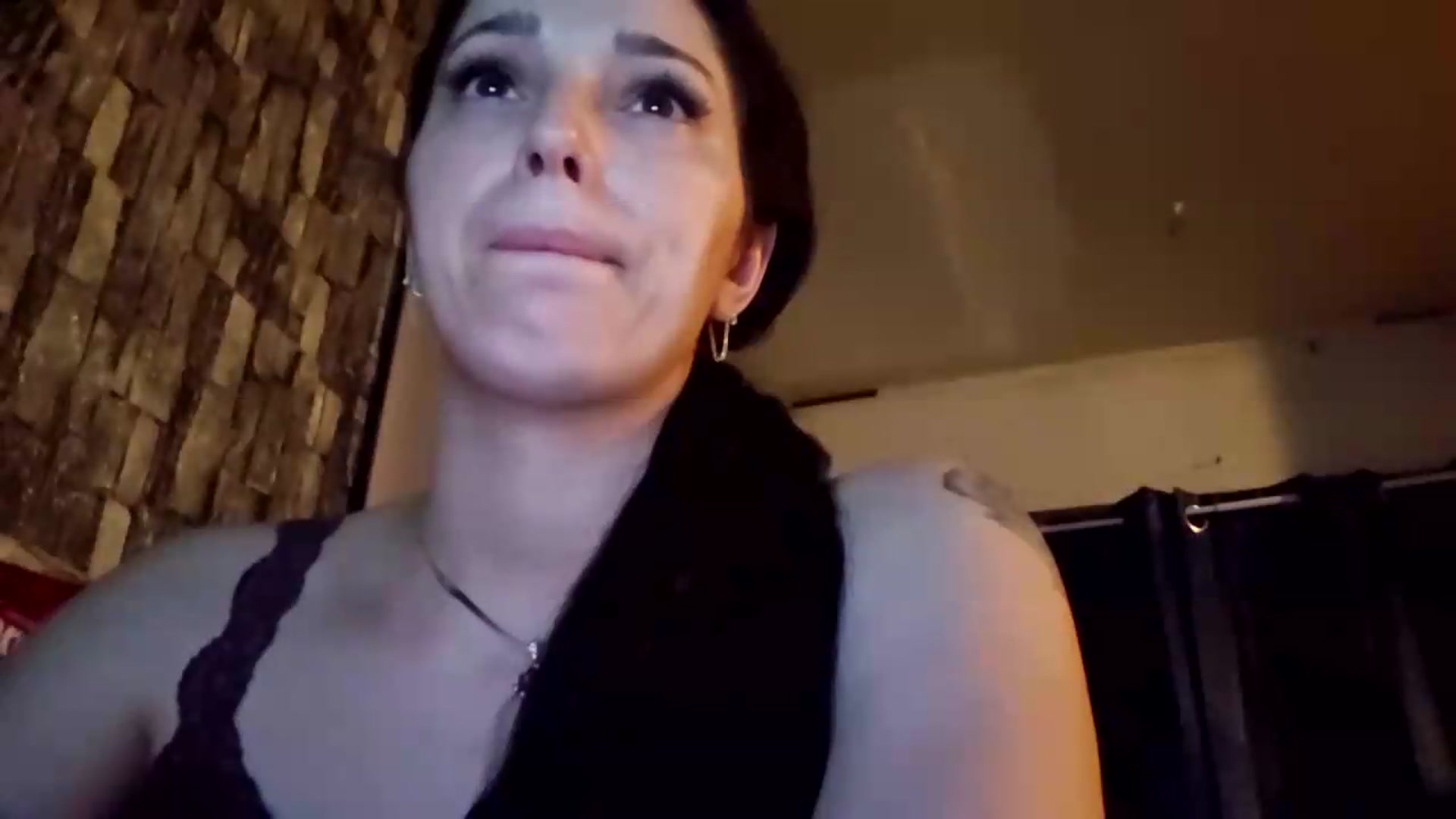 Gallery image thumbnail from Eda_kiss's myfreecams stream on, 05/01/2026, 08:05 image 6 of 20