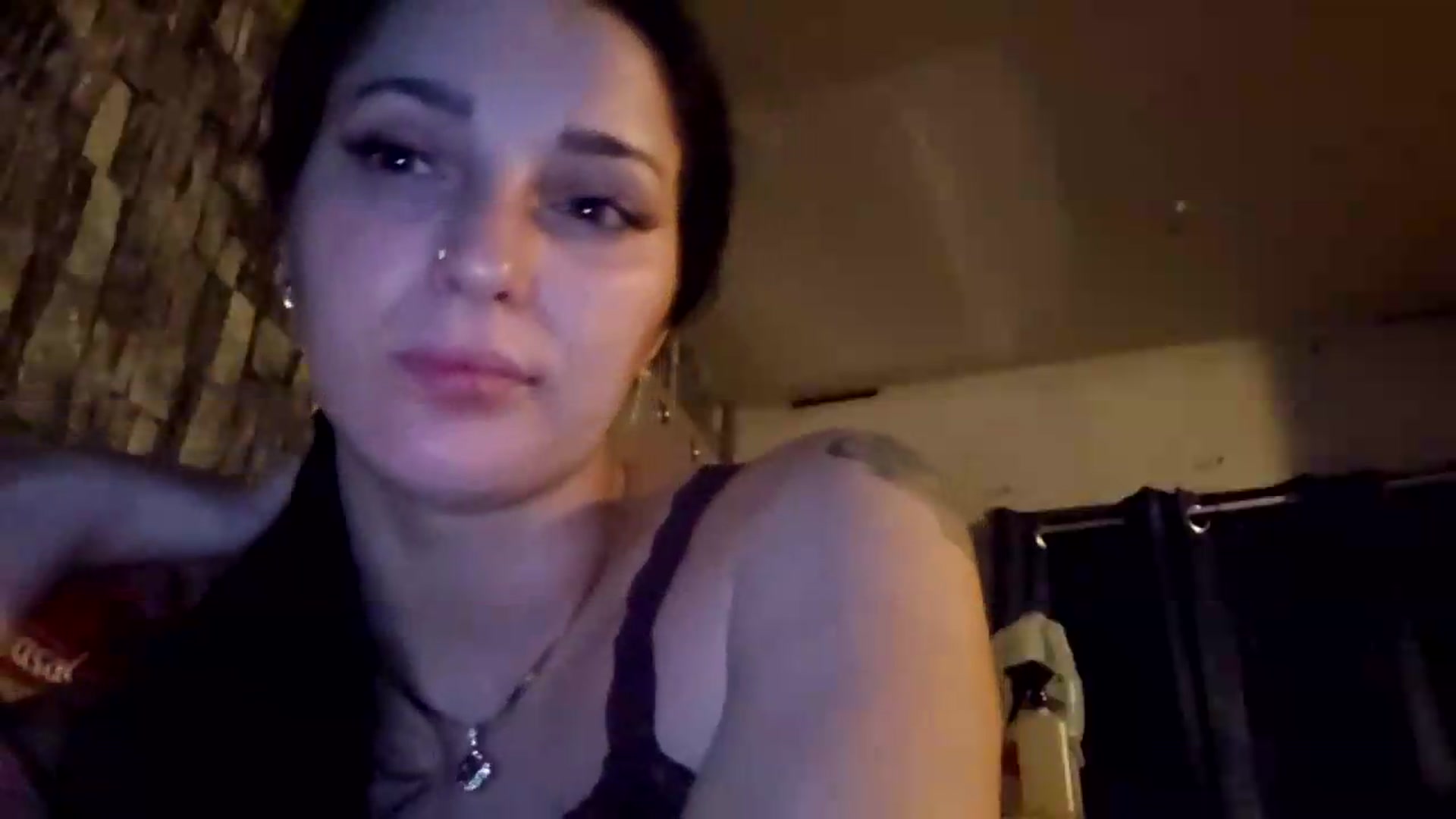 Gallery image thumbnail from Eda_kiss's myfreecams stream on, 05/01/2026, 08:05 image 11 of 20