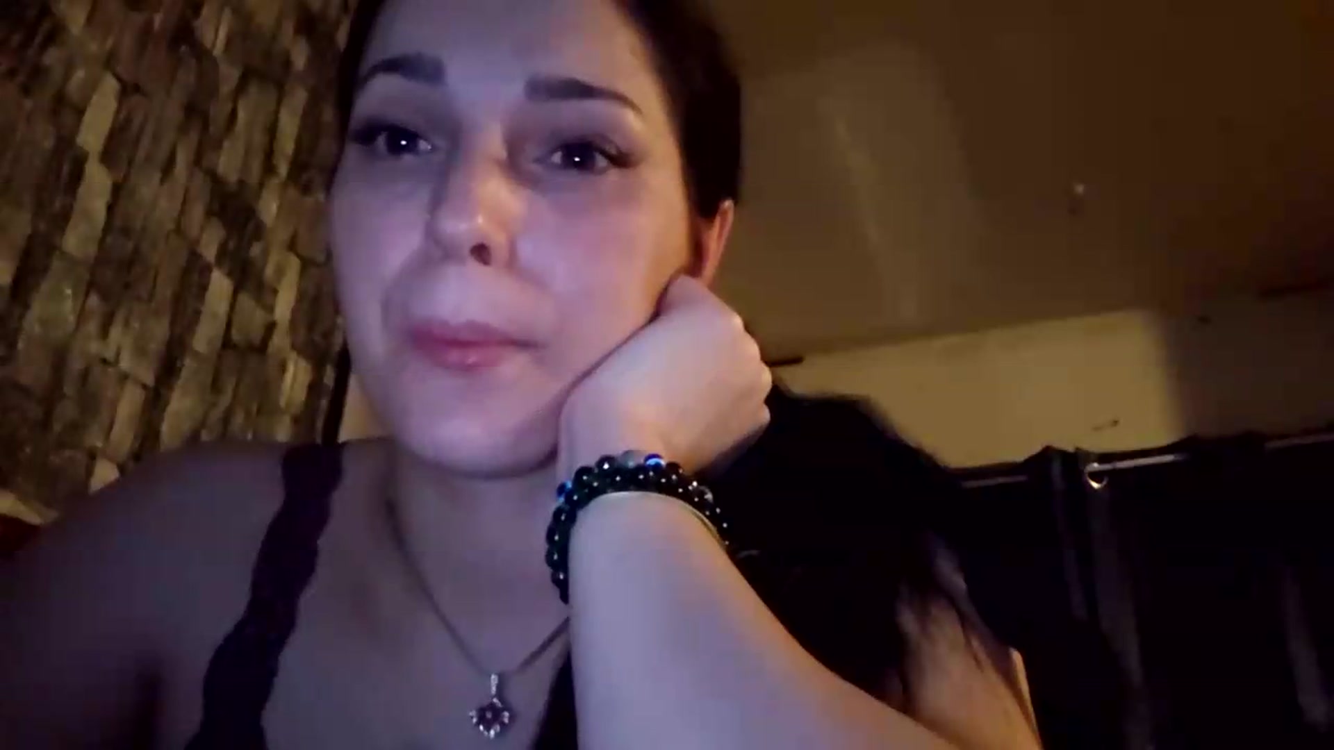 Gallery image thumbnail from Eda_kiss's myfreecams stream on, 05/01/2026, 08:05 image 4 of 20