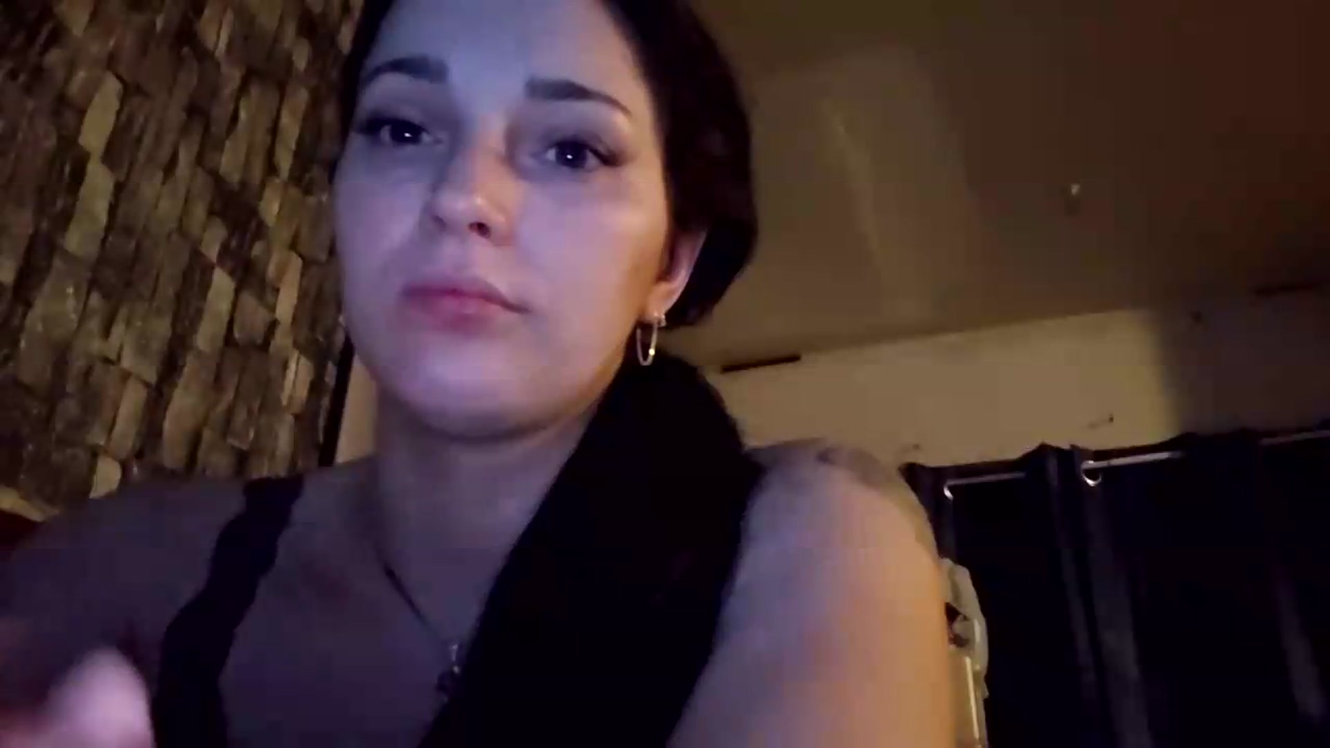 Gallery image thumbnail from Eda_kiss's myfreecams stream on, 05/01/2026, 08:05 image 7 of 20