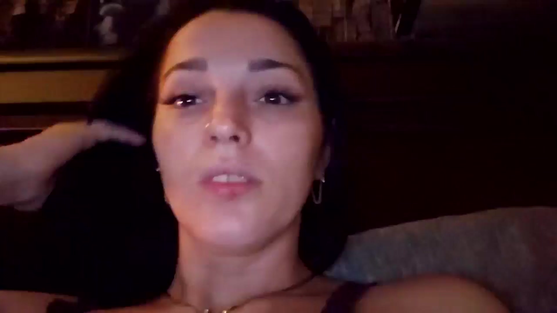 Gallery image thumbnail from Eda_kiss's myfreecams stream on, 05/03/2026, 24:46 image 17 of 20