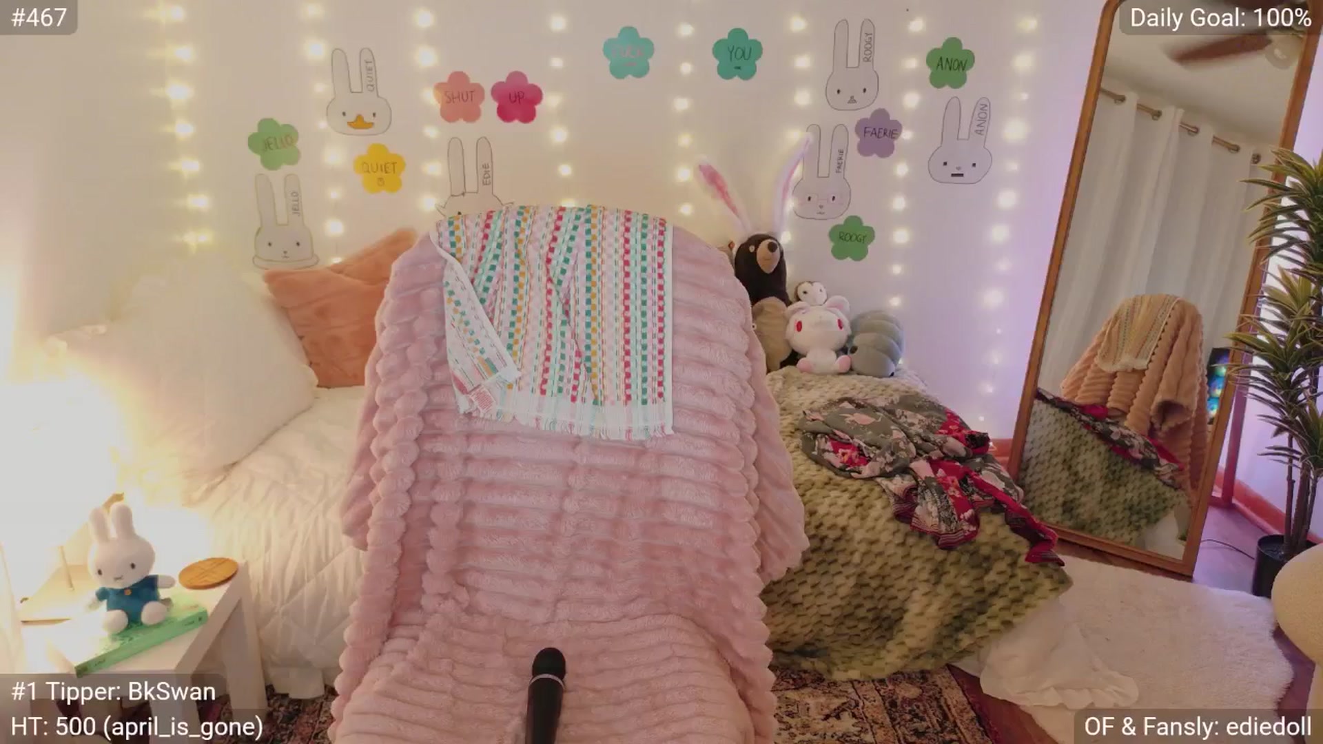 Gallery image thumbnail from EdieDoll's myfreecams stream on, 05/03/2025, 07:17 image 18 of 20