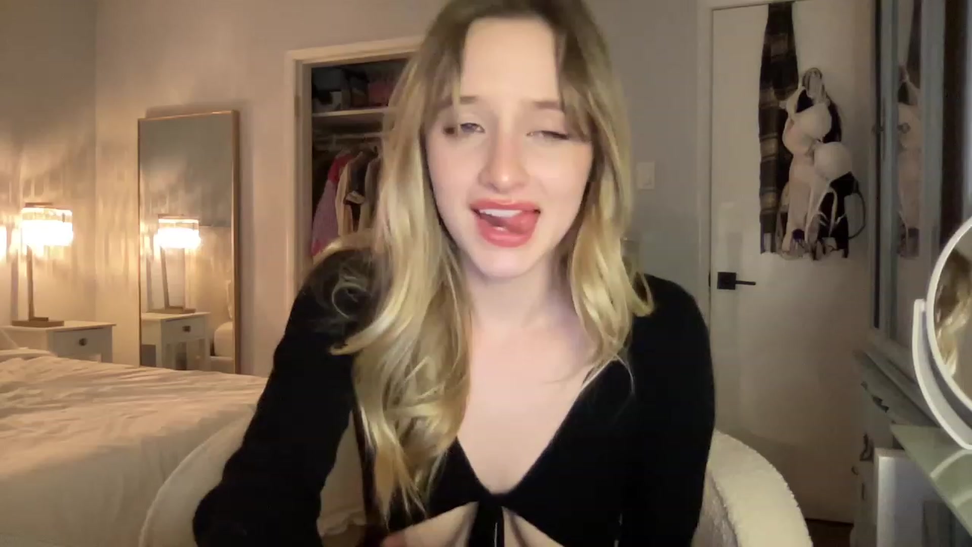 Gallery image thumbnail from EdynFaye's myfreecams stream on, 01/02/2023, 05:13 image 15 of 20