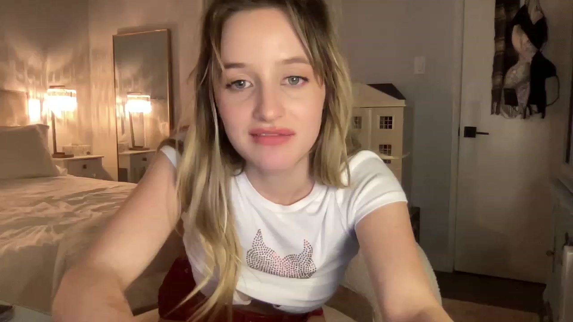 Gallery image thumbnail from EdynFaye's myfreecams stream on, 01/04/2023, 06:35 image 10 of 20