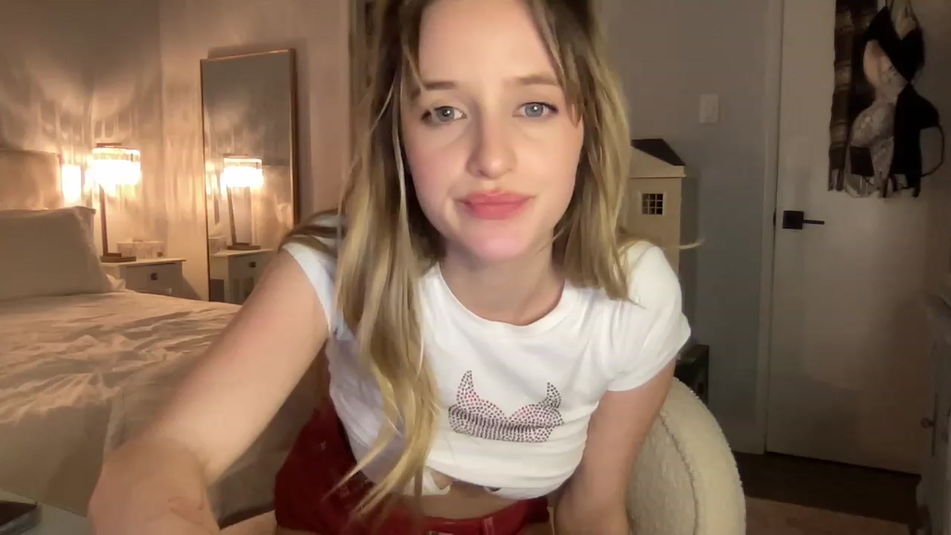 Gallery image thumbnail from EdynFaye's myfreecams stream on, 01/04/2023, 06:35 image 11 of 20