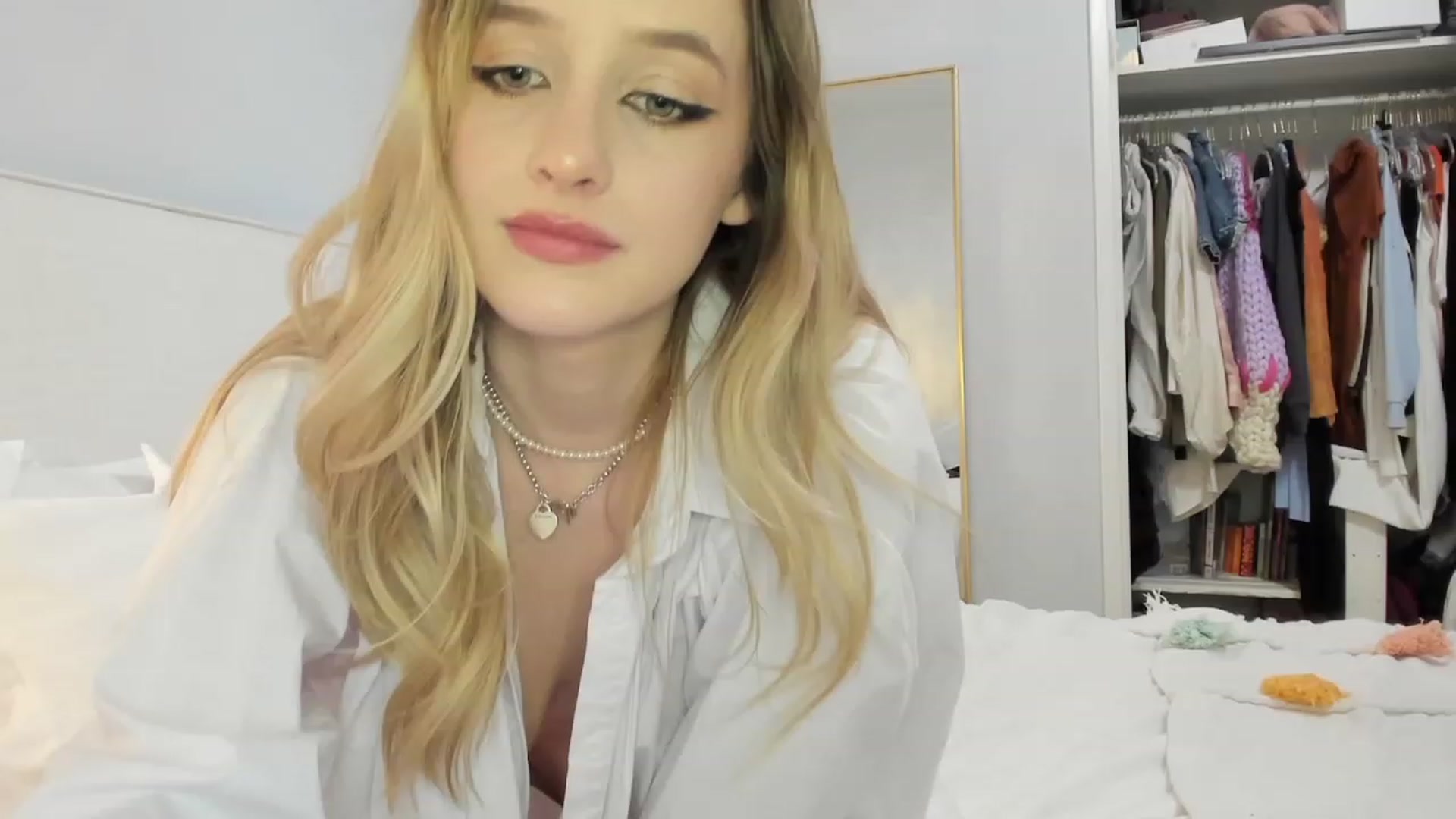 Gallery image thumbnail from EdynFaye's myfreecams stream on, 02/06/2023, 06:38 image 9 of 20