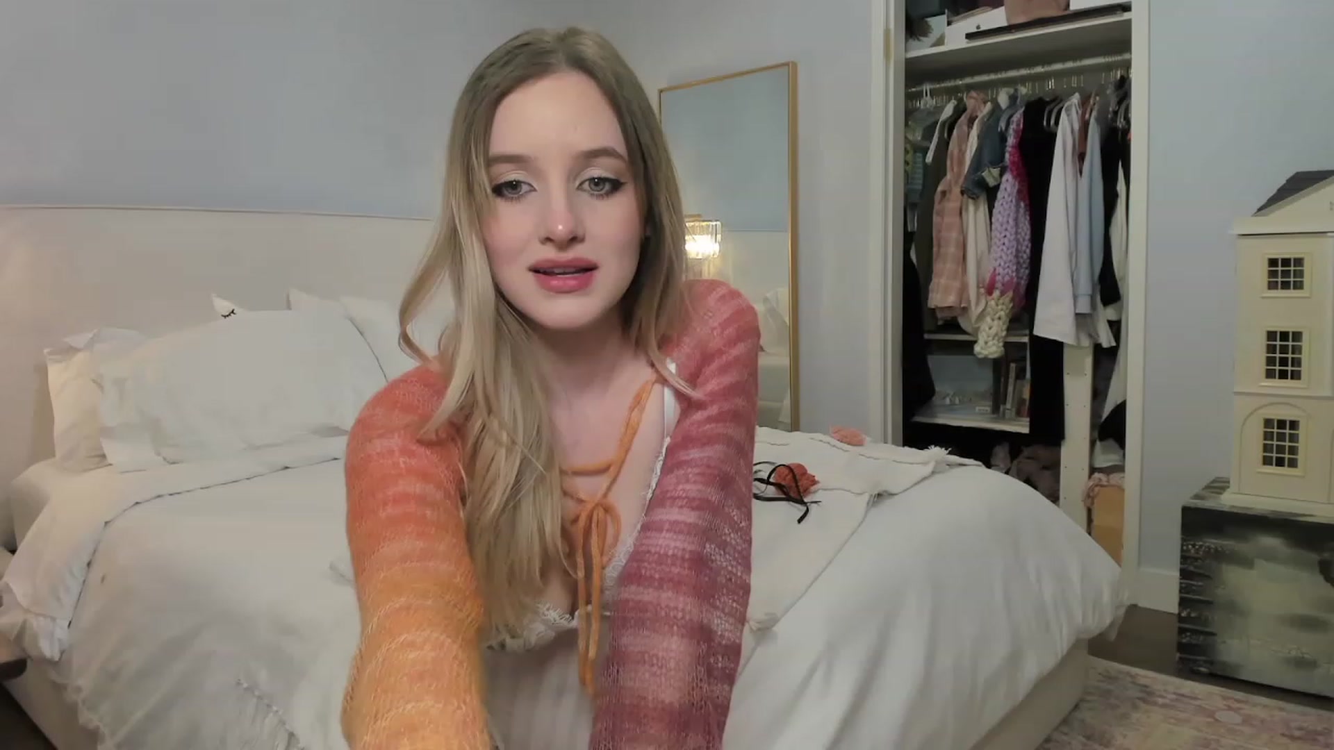 Gallery image thumbnail from EdynFaye's myfreecams stream on, 02/10/2023, 06:24 image 18 of 20