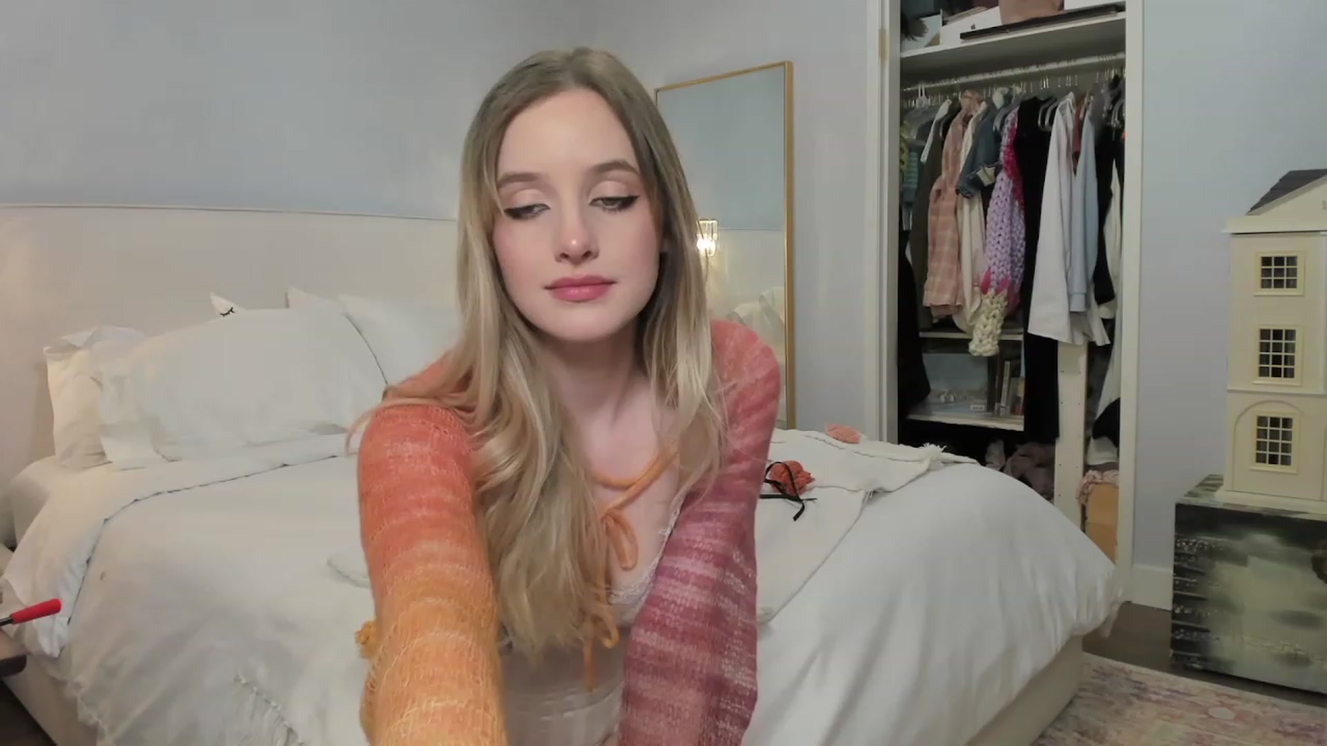 Gallery image thumbnail from EdynFaye's myfreecams stream on, 02/10/2023, 06:24 image 15 of 20