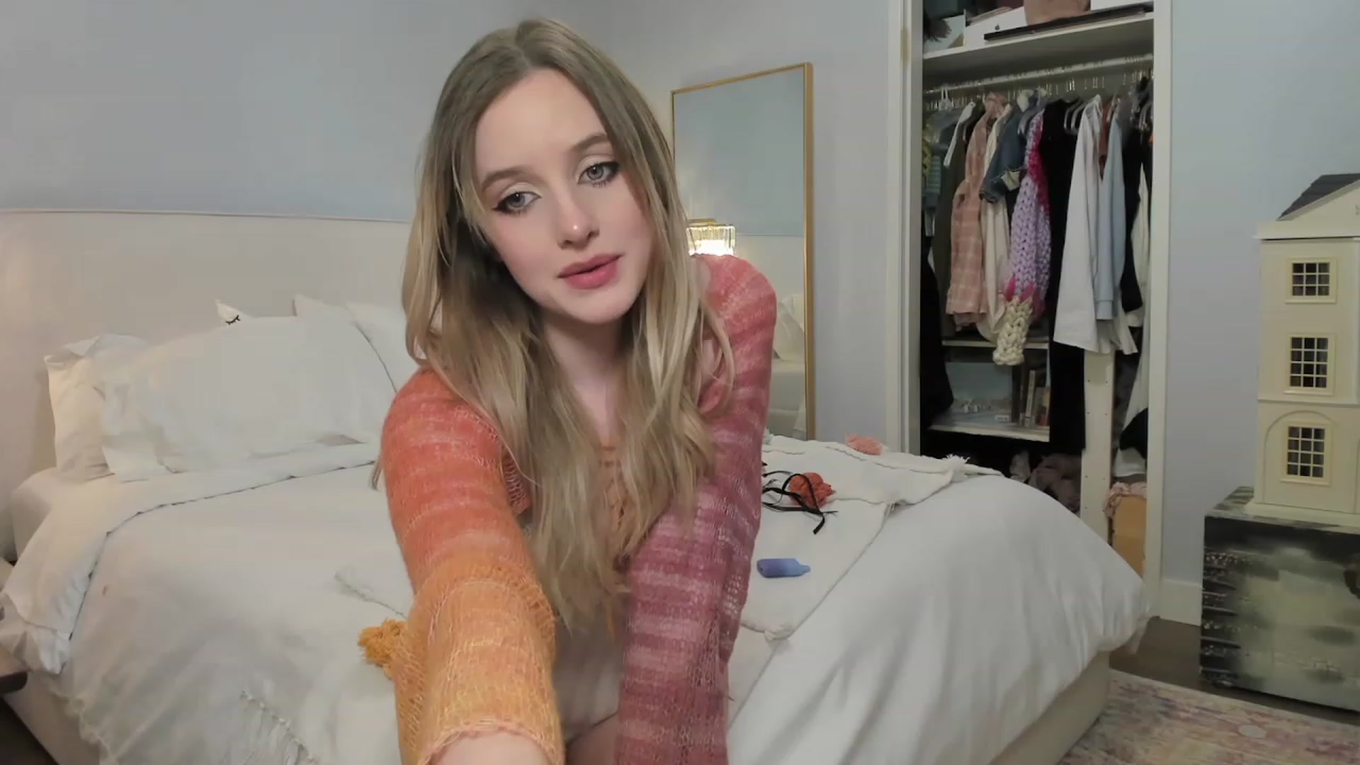 Gallery image thumbnail from EdynFaye's myfreecams stream on, 02/10/2023, 06:24 image 12 of 20