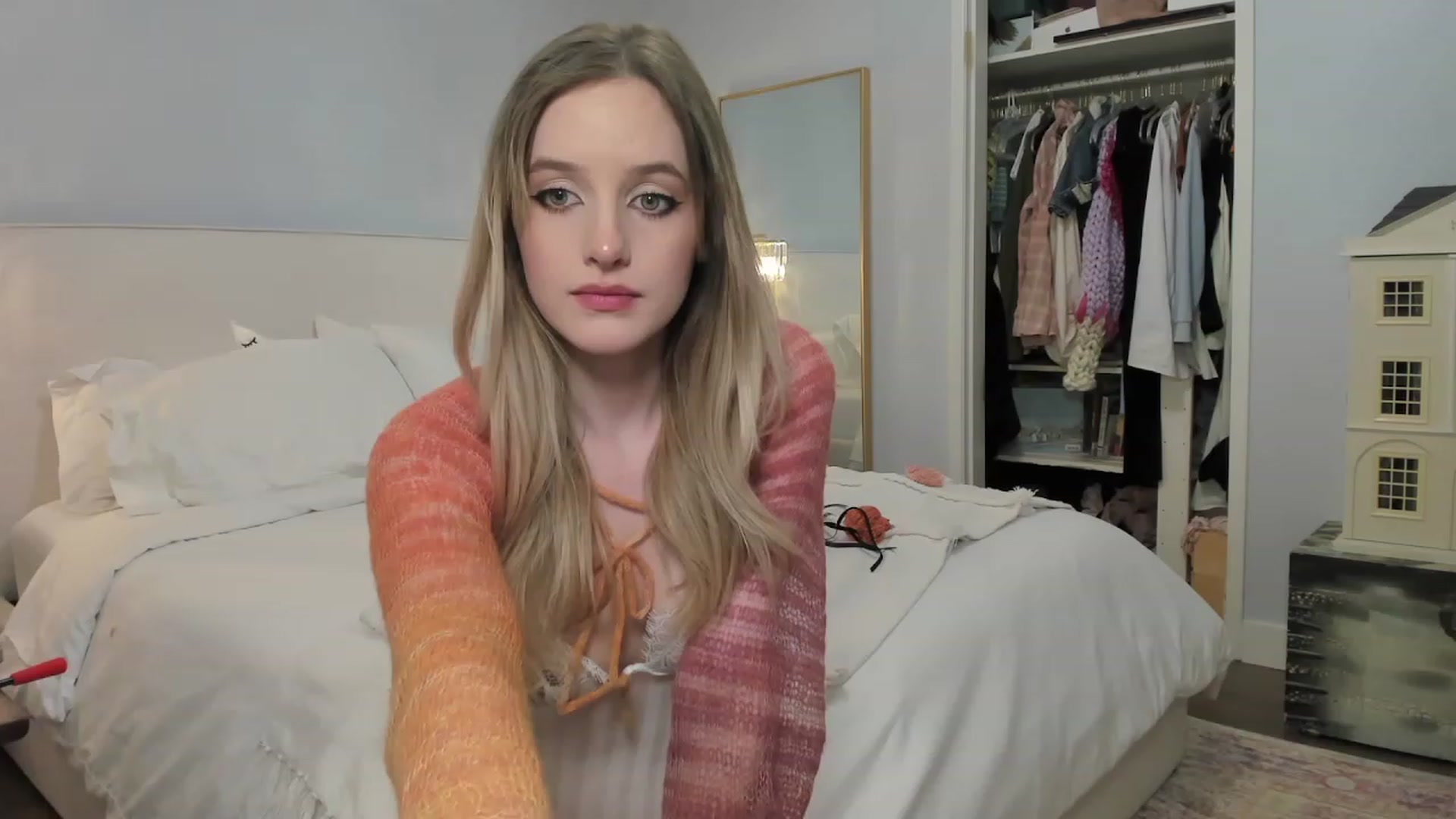 Gallery image thumbnail from EdynFaye's myfreecams stream on, 02/10/2023, 06:24 image 17 of 20