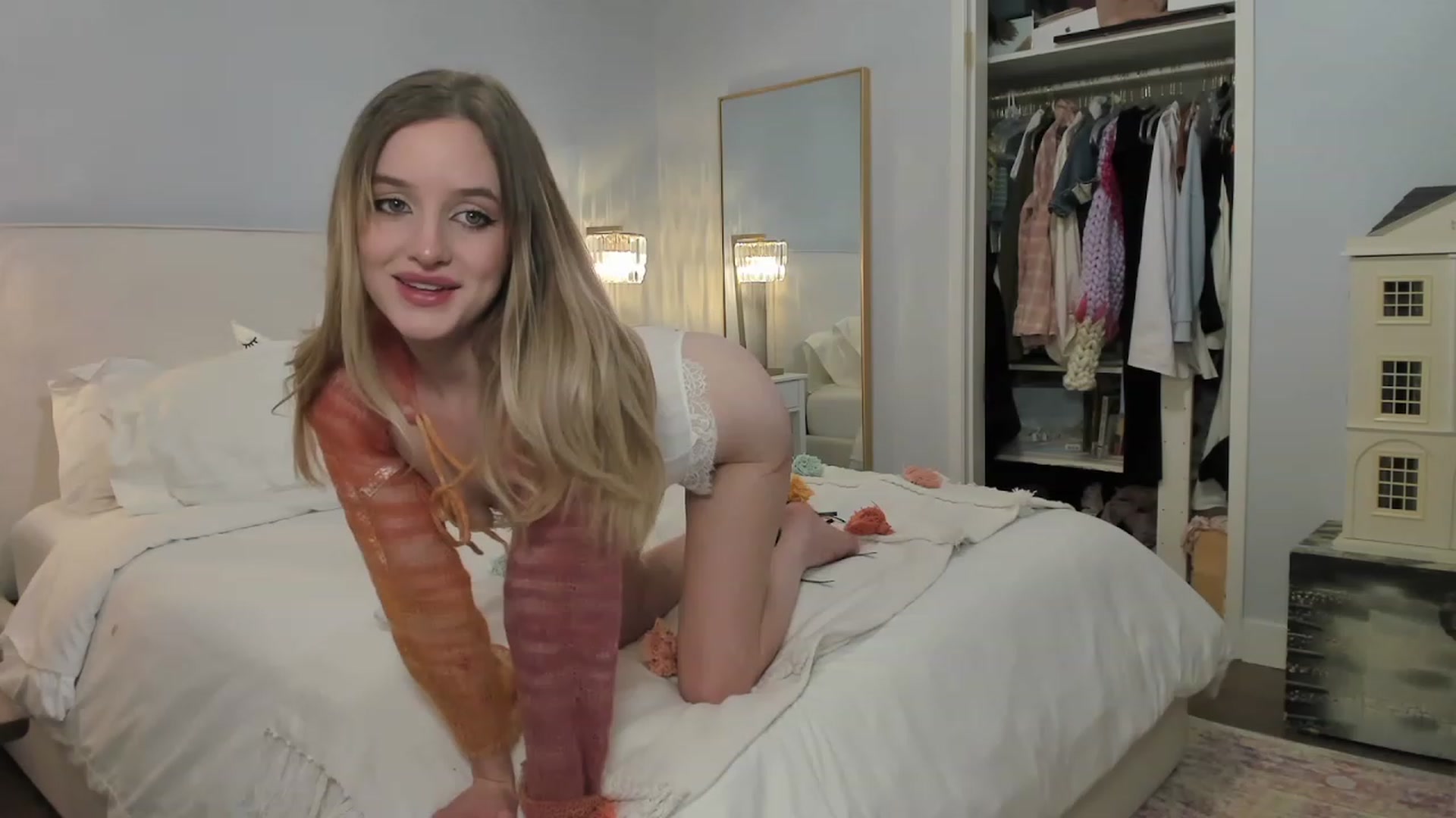 Gallery image thumbnail from EdynFaye's myfreecams stream on, 02/10/2023, 06:24 image 19 of 20