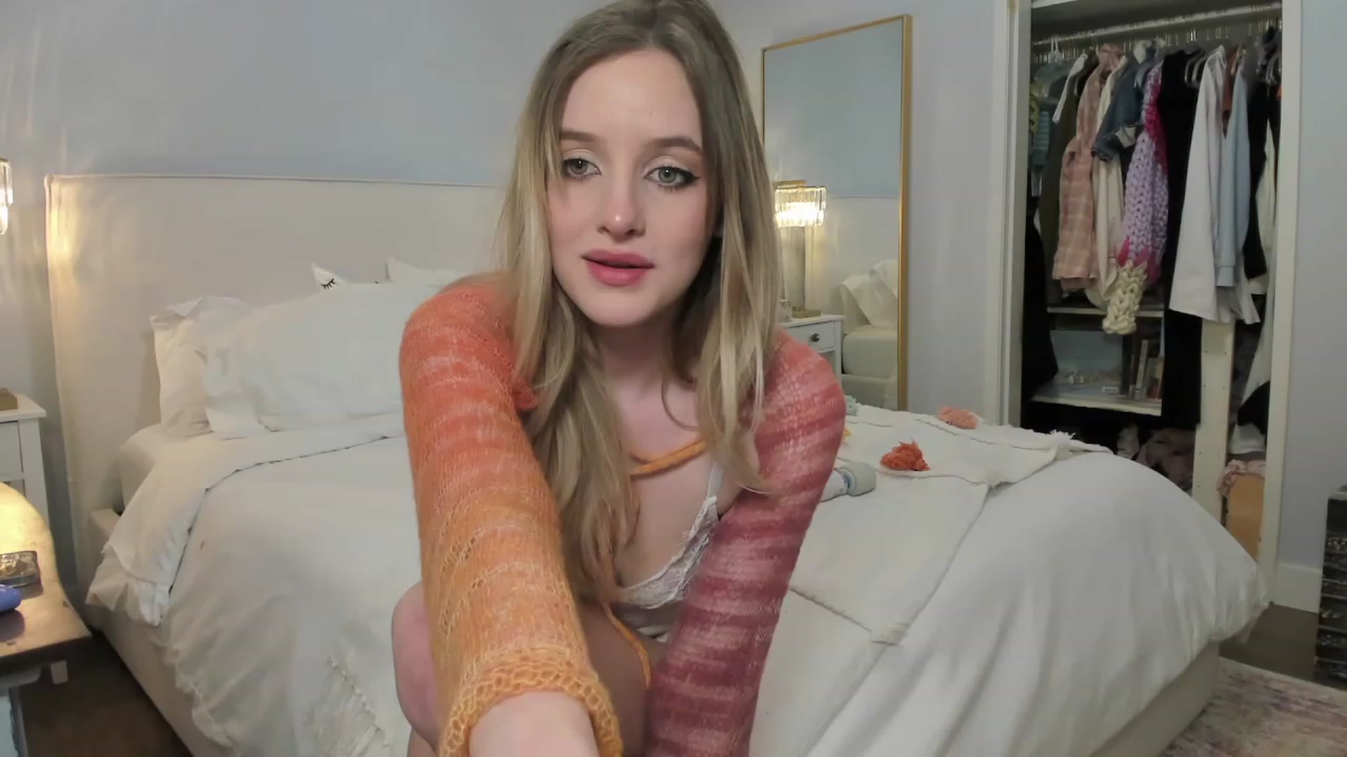 Gallery image thumbnail from EdynFaye's myfreecams stream on, 02/10/2023, 07:08 image 20 of 20