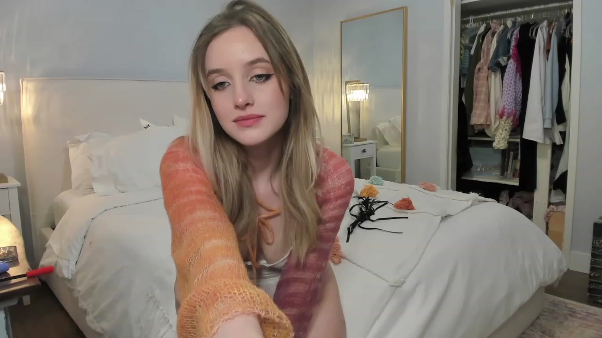 Gallery image thumbnail from EdynFaye's myfreecams stream on, 02/10/2023, 07:08 image 14 of 20