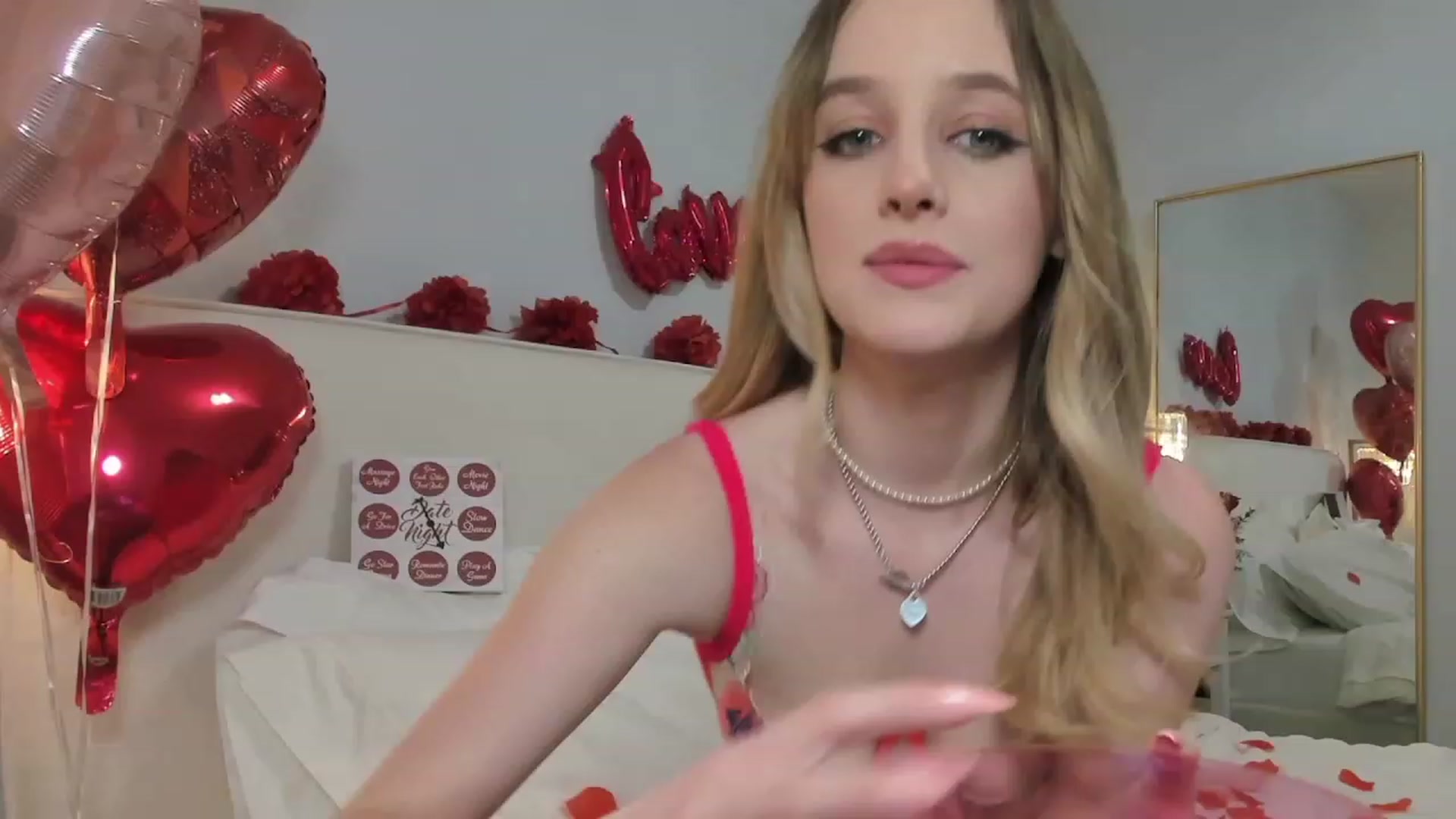 Gallery image thumbnail from EdynFaye's myfreecams stream on, 02/15/2023, 07:02 image 16 of 20