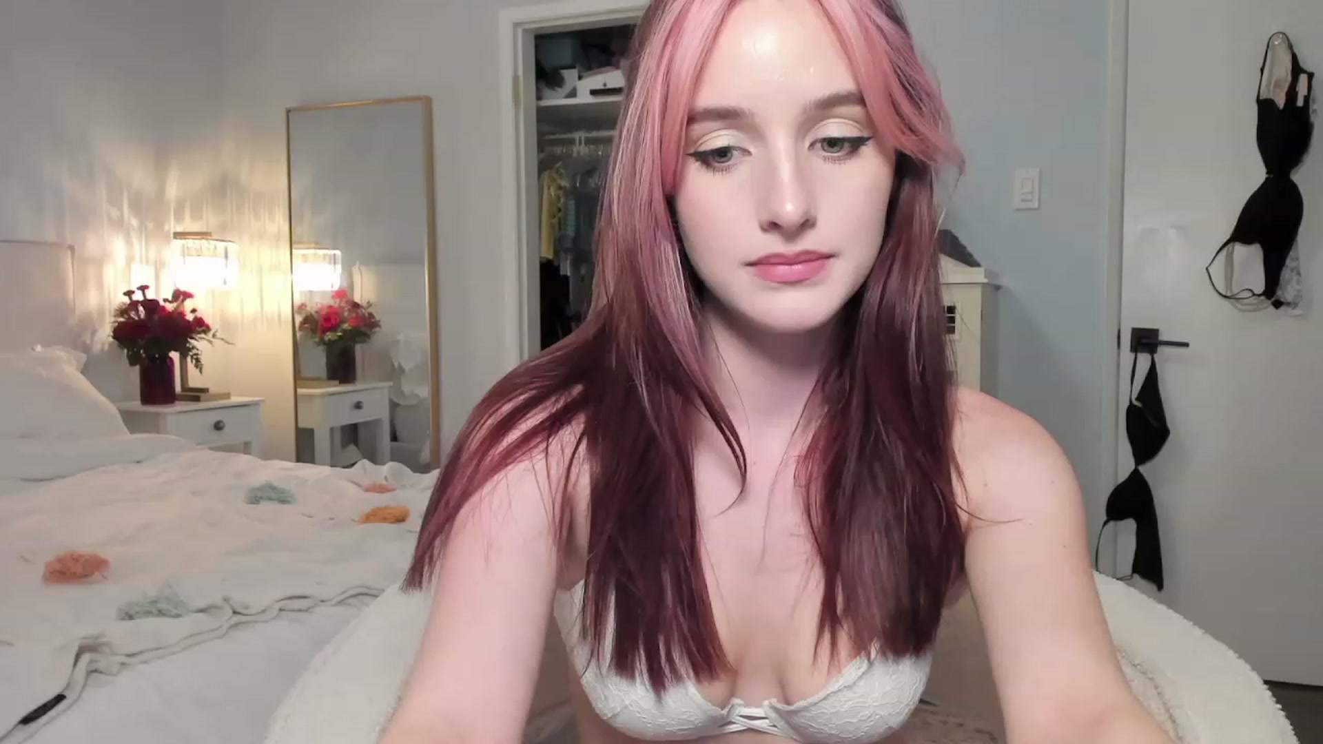 Gallery image thumbnail from EdynFaye's myfreecams stream on, 03/08/2023, 05:51 image 2 of 20