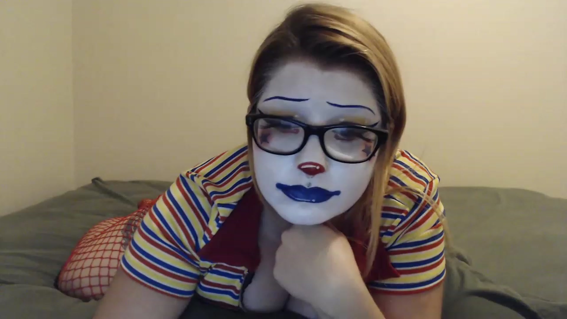 Gallery image thumbnail from Eerietheclown's myfreecams stream on, 11/15/2022, 05:56 image 18 of 20