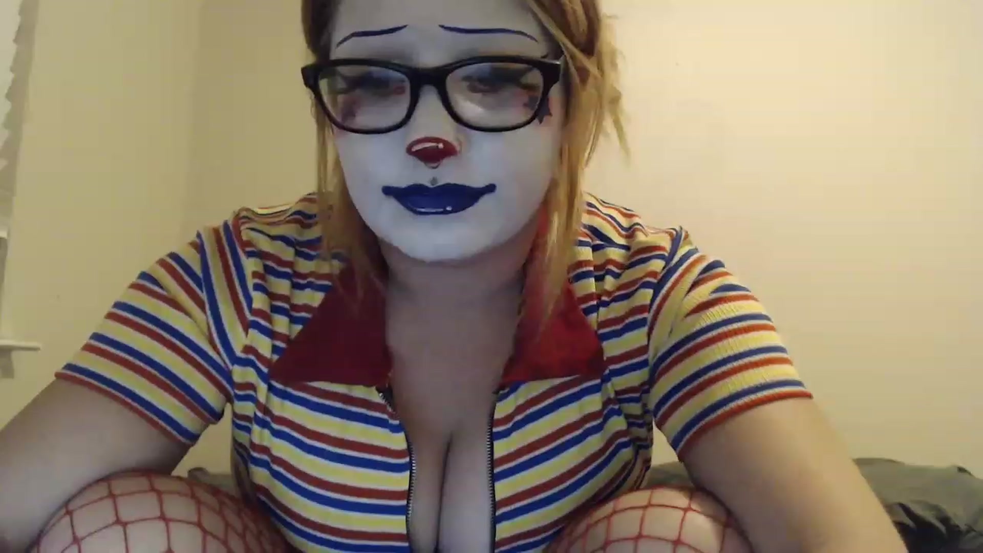 Gallery image thumbnail from Eerietheclown's myfreecams stream on, 11/15/2022, 05:56 image 4 of 20