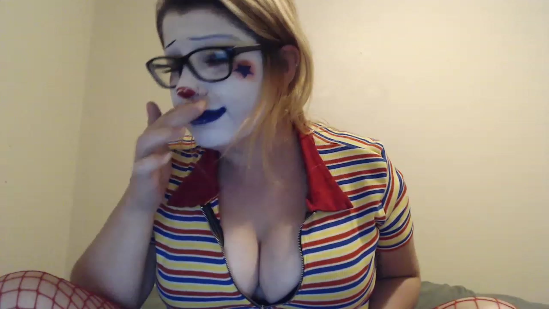 Gallery image thumbnail from Eerietheclown's myfreecams stream on, 11/15/2022, 05:56 image 15 of 20
