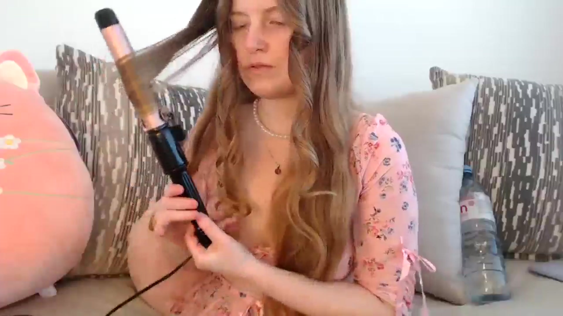 Gallery image thumbnail from Effie's myfreecams stream on, 04/21/2025, 24:22 image 4 of 20