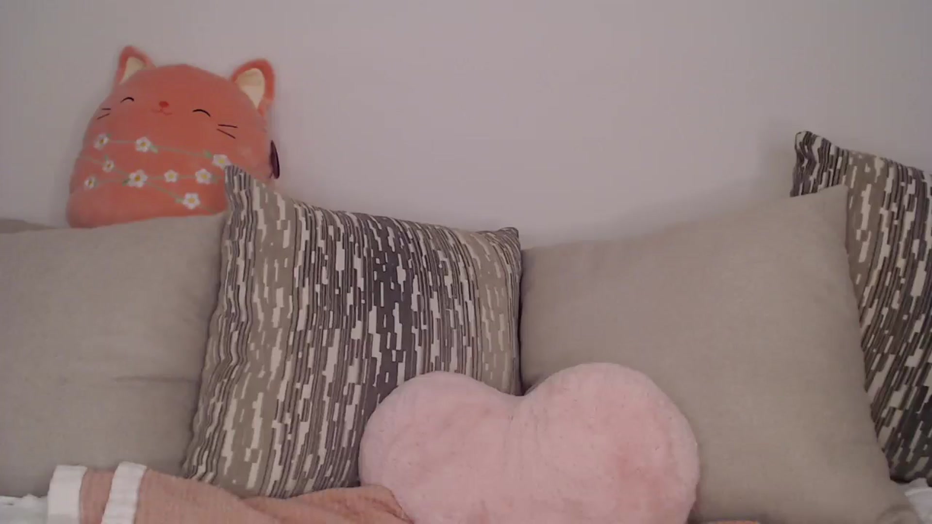 Gallery image thumbnail from Effie's myfreecams stream on, 04/28/2025, 09:33 image 3 of 20