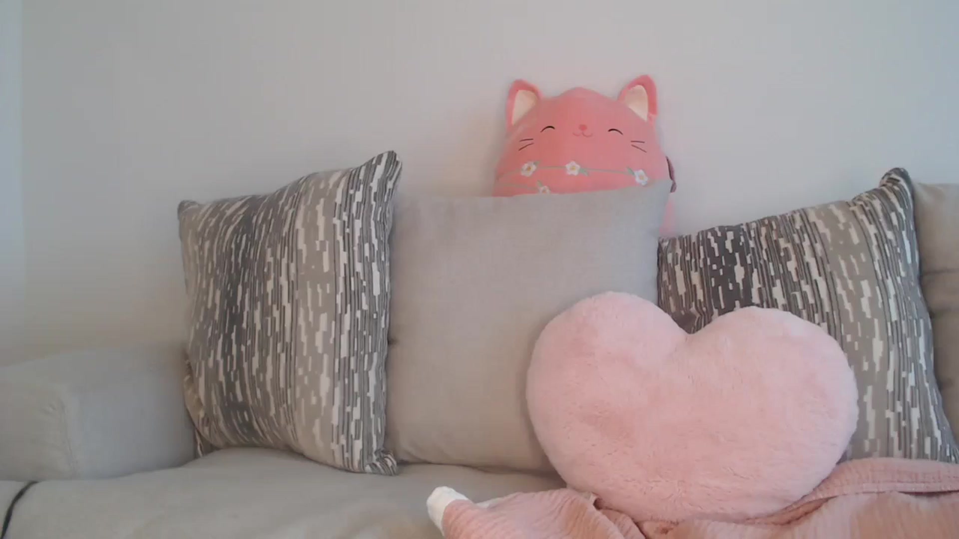 Gallery image thumbnail from Effie's myfreecams stream on, 05/05/2025, 01:05 image 20 of 20