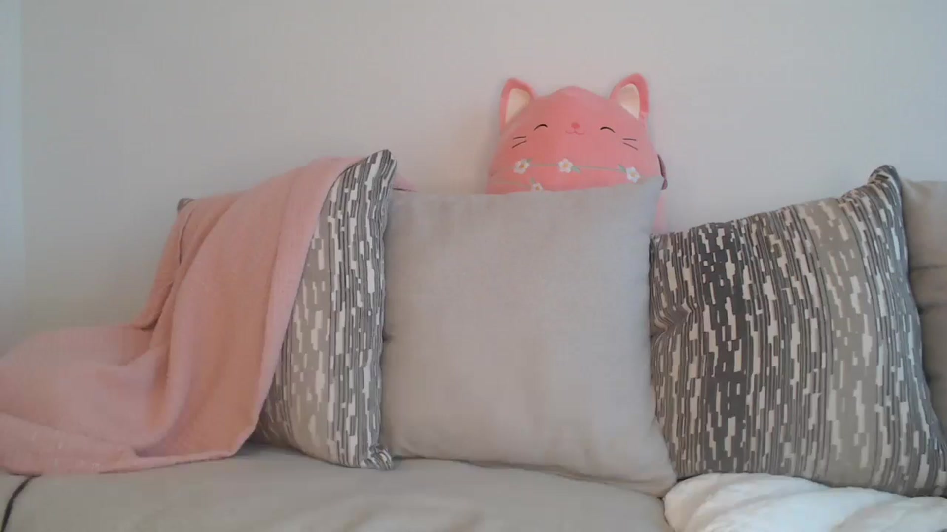 Gallery image thumbnail from Effie's myfreecams stream on, 05/05/2025, 01:05 image 17 of 20