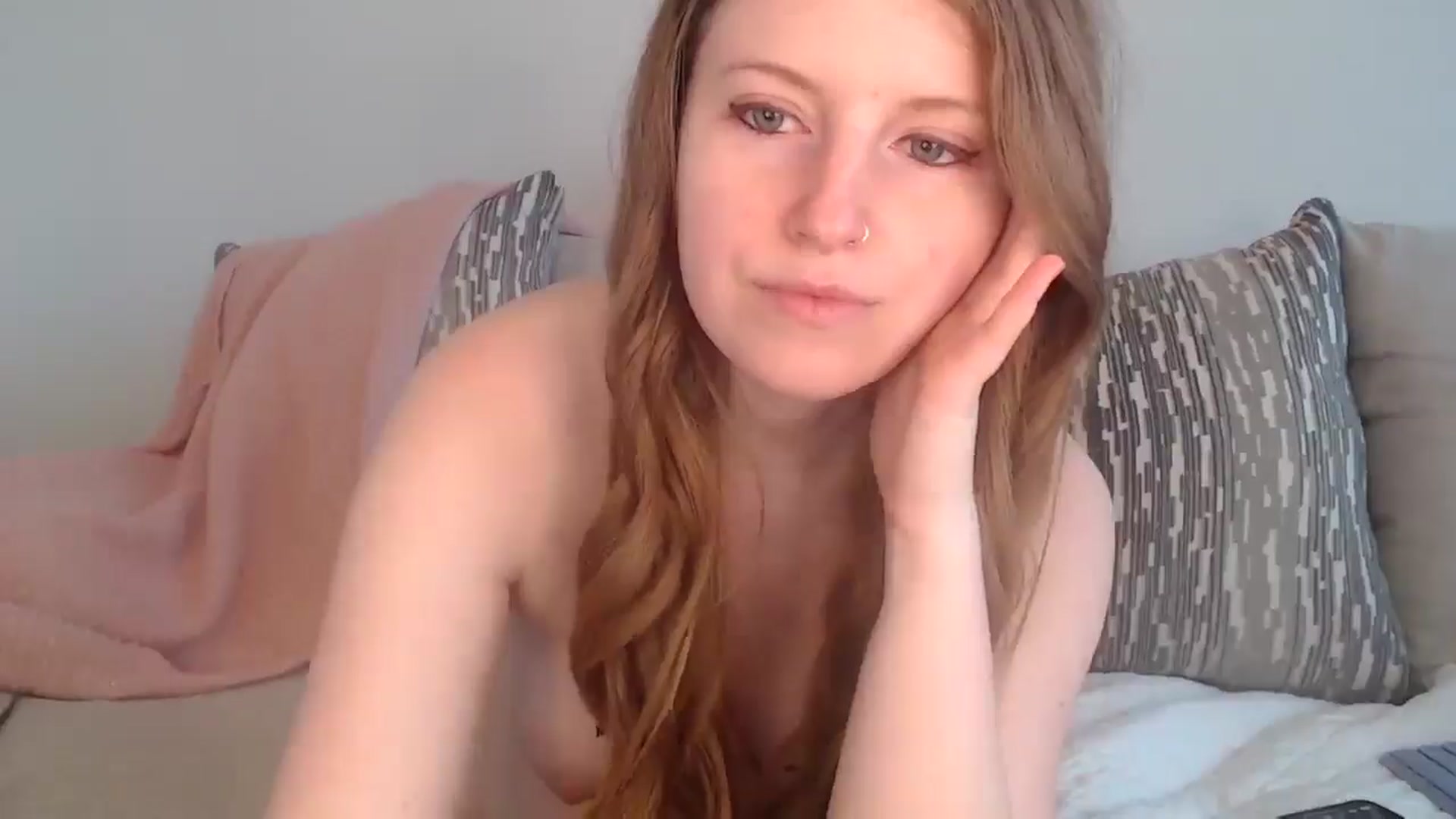 Gallery image thumbnail from Effie's myfreecams stream on, 05/05/2025, 01:05 image 14 of 20