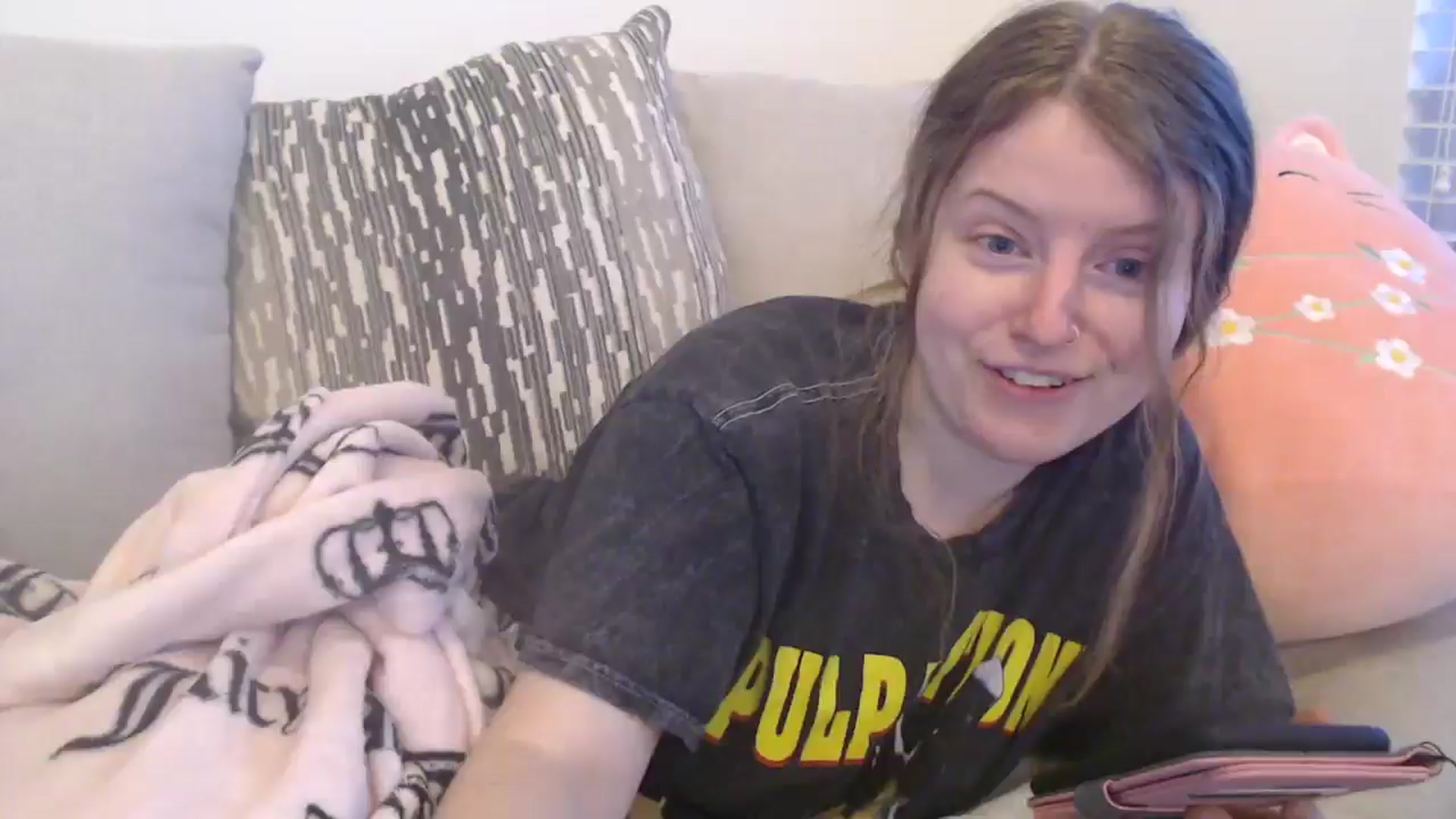 Gallery image thumbnail from Effie's myfreecams stream on, 05/07/2025, 03:04 image 16 of 20