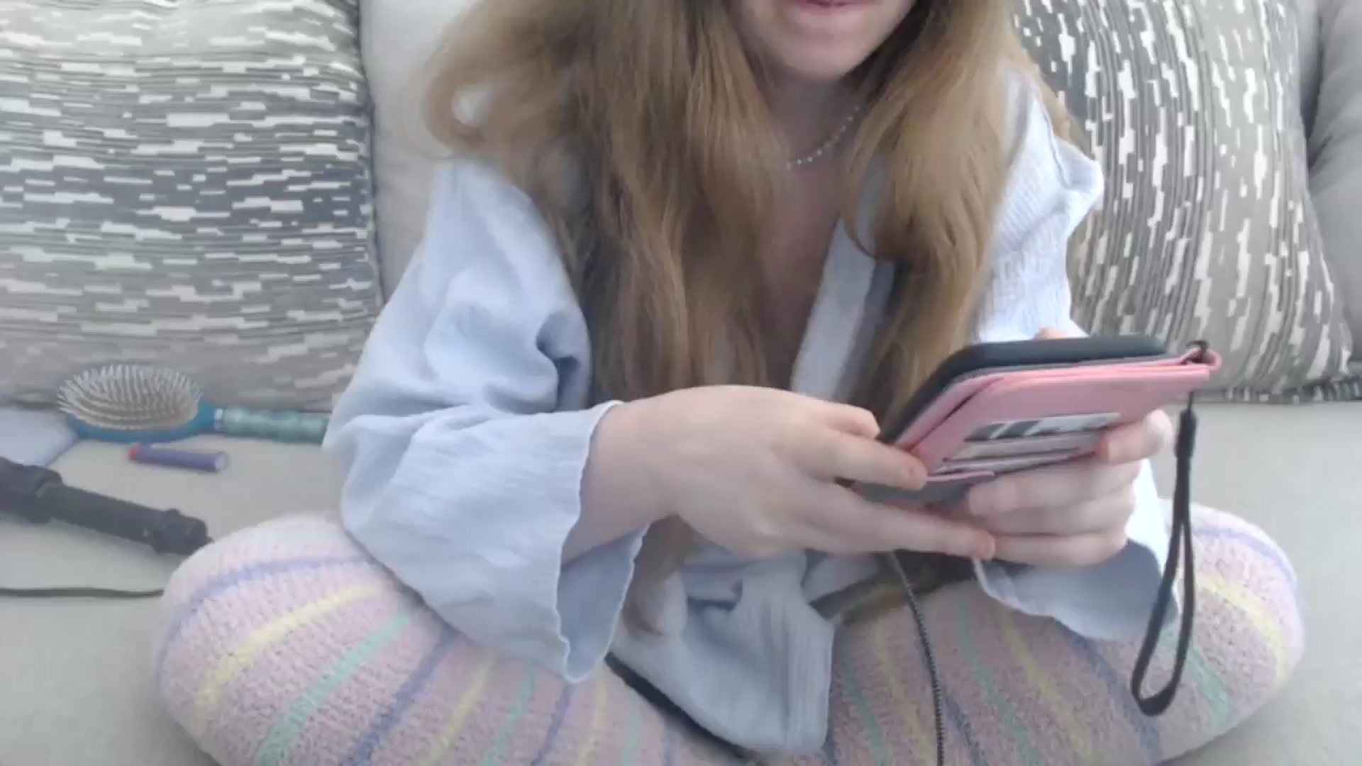 Gallery image thumbnail from Effie's myfreecams stream on, 05/18/2025, 24:06 image 15 of 20