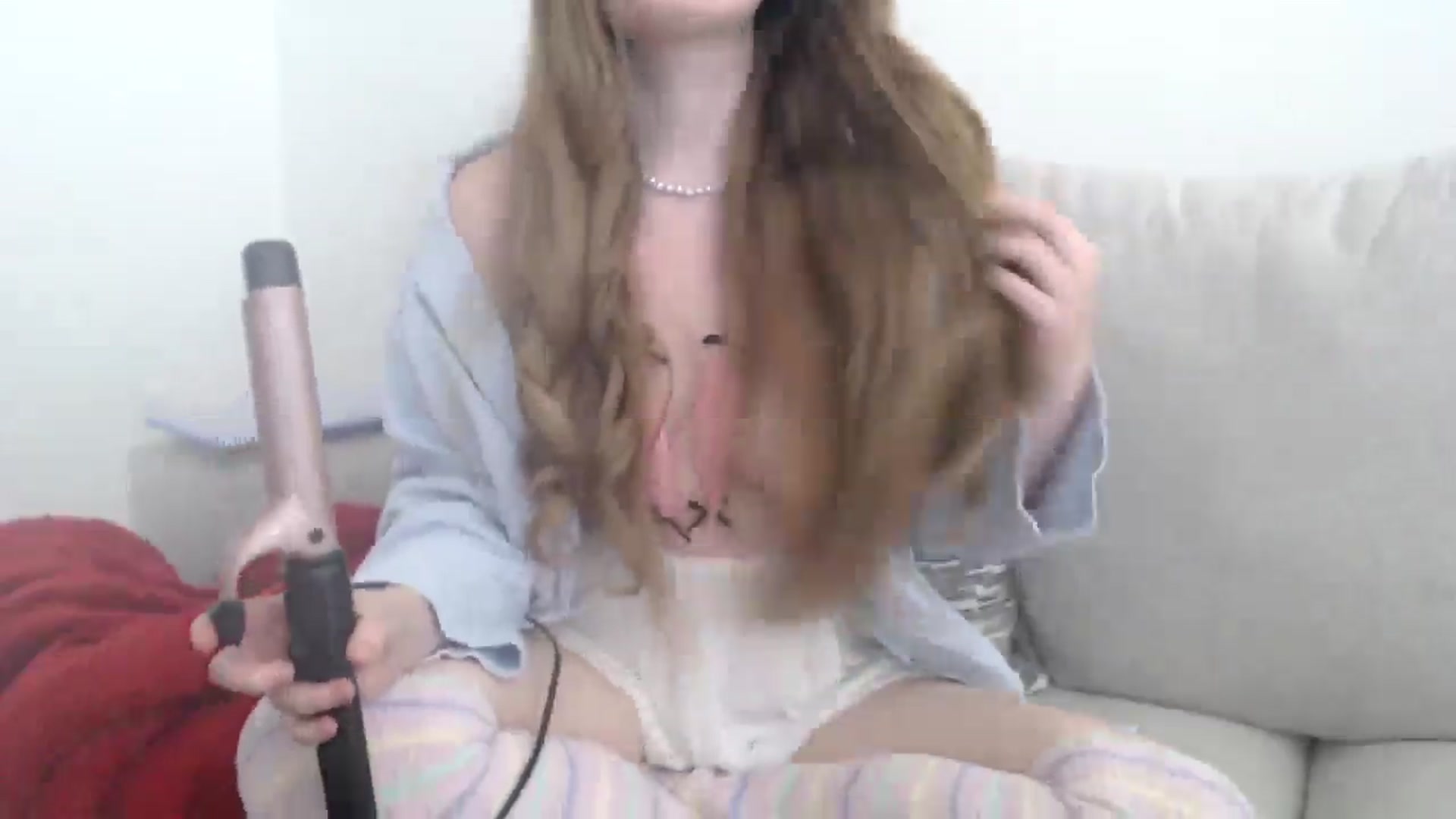 Gallery image thumbnail from Effie's myfreecams stream on, 05/18/2025, 24:06 image 16 of 20