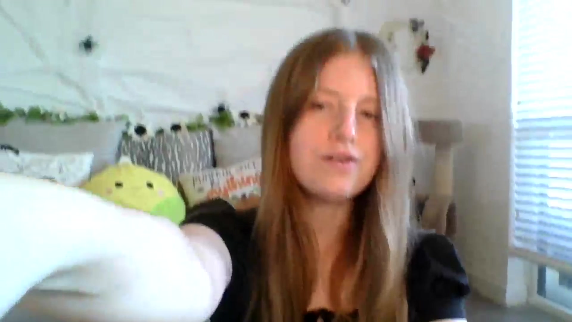 Gallery image thumbnail from Effie's myfreecams stream on, 10/28/2025, 24:01 image 11 of 20