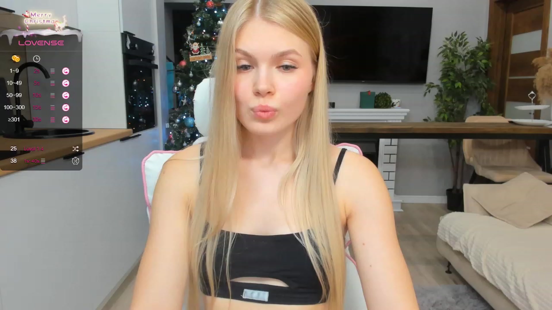 Gallery image thumbnail from Effie_Cute's myfreecams stream on, 12/27/2023, 17:59 image 8 of 20