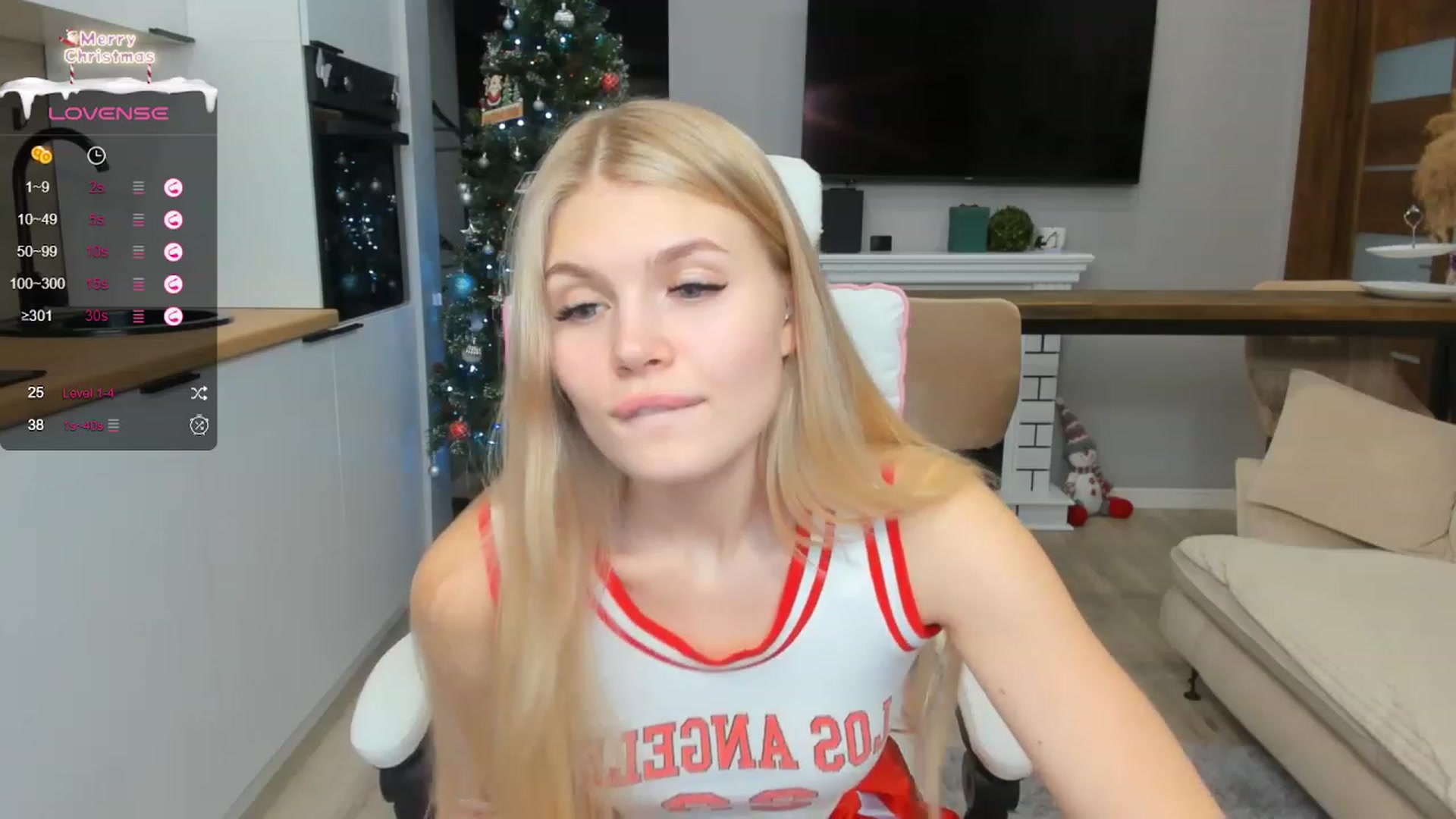 Gallery image thumbnail from Effie_Cute's myfreecams stream on, 01/06/2024, 09:49 image 12 of 20