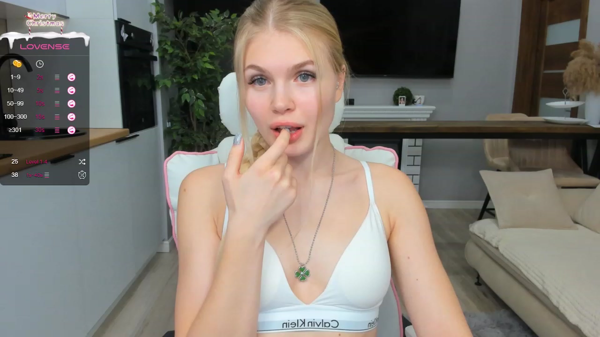 Gallery image thumbnail from Effie_Cute's myfreecams stream on, 01/15/2024, 14:21 image 3 of 20