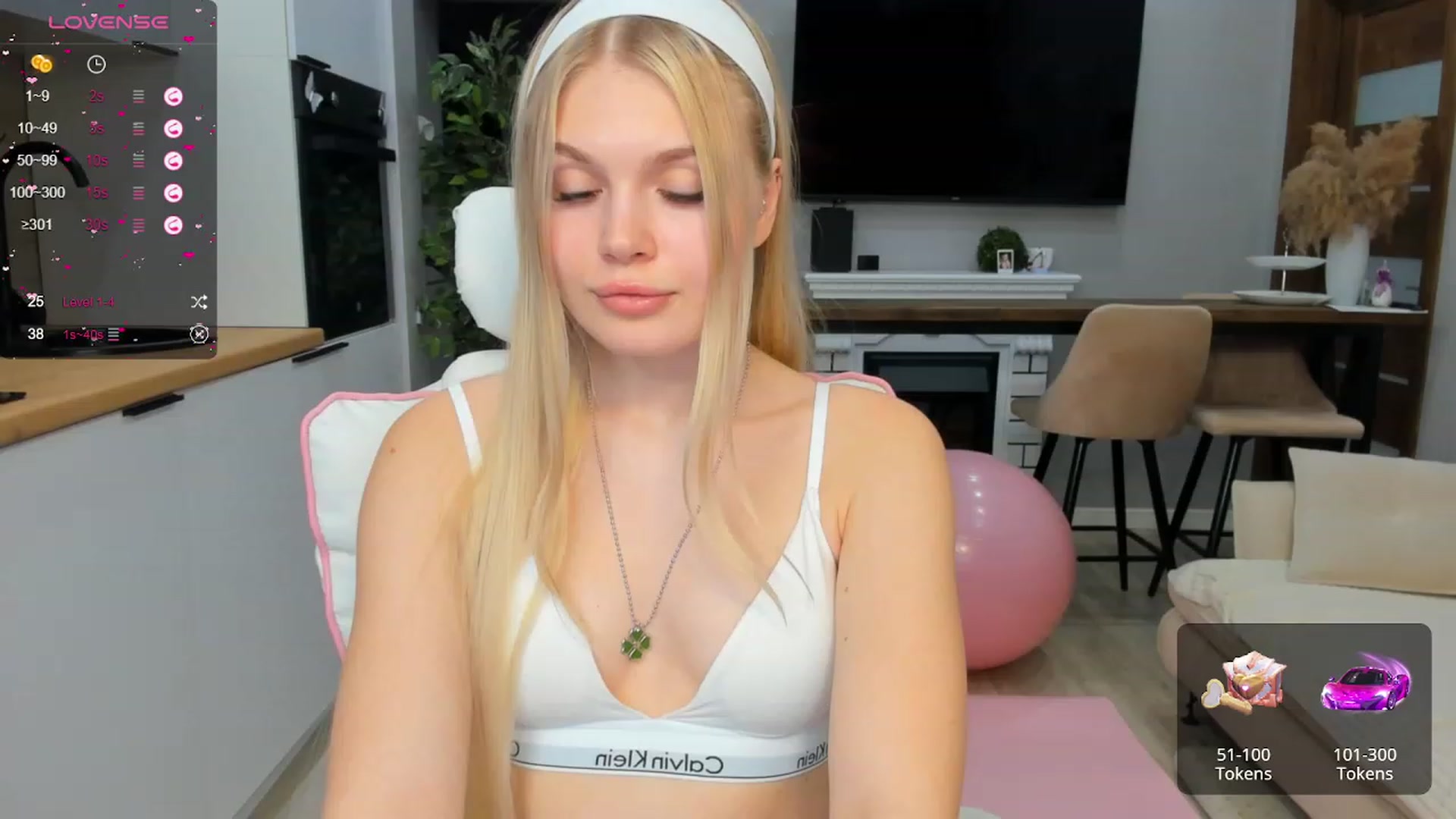 Gallery image thumbnail from Effie_Cute's myfreecams stream on, 01/18/2024, 14:12 image 12 of 20